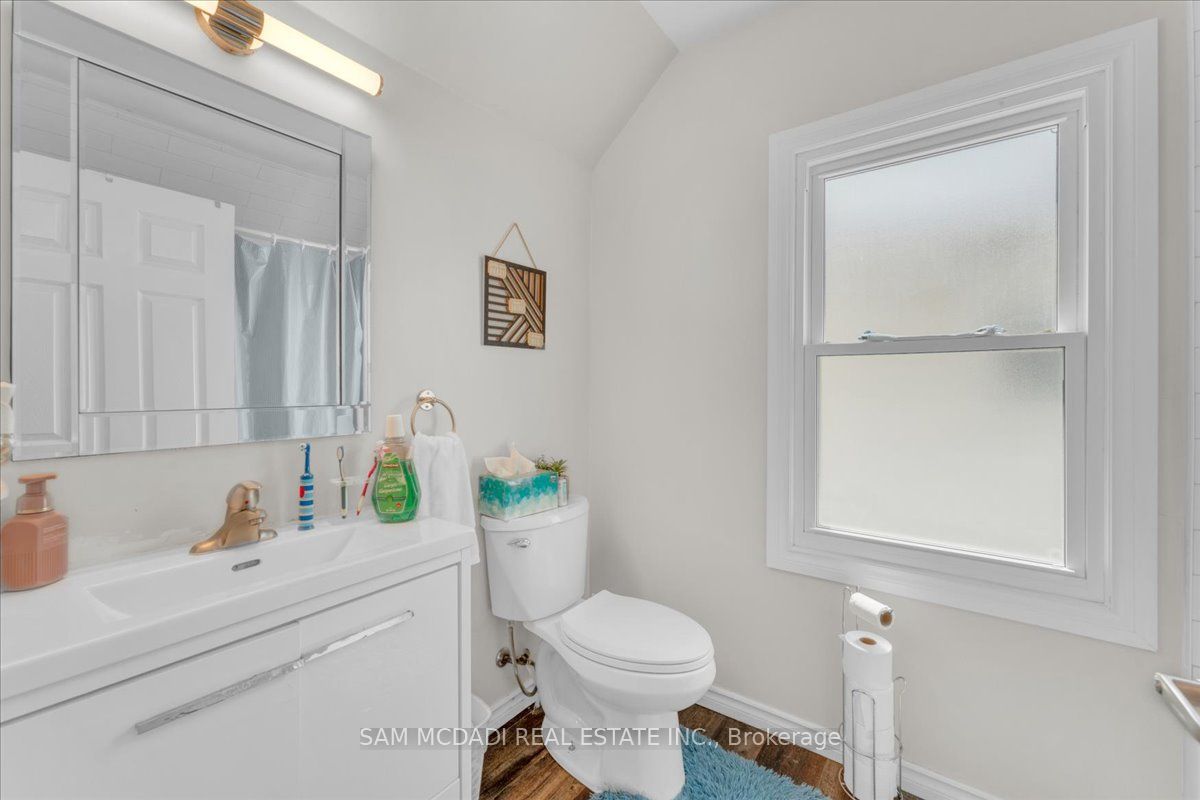 4088 Broughton Ave Property Photo 22