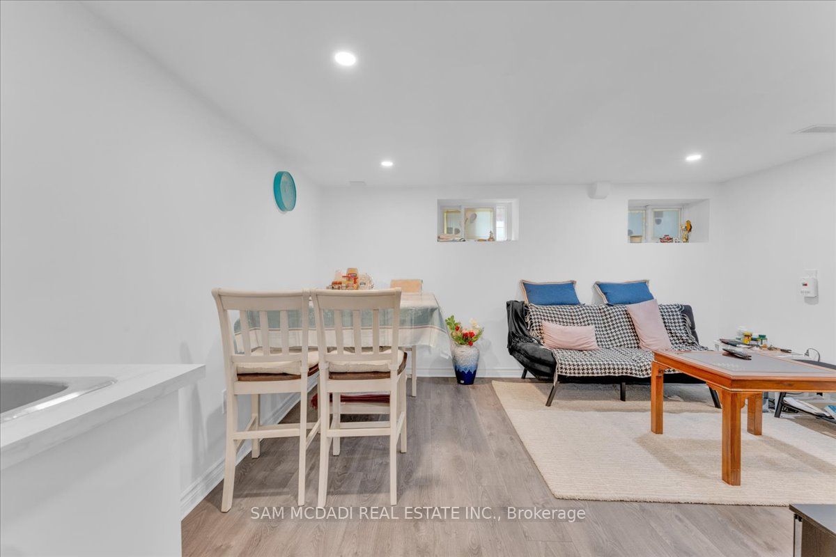 4088 Broughton Ave Property Photo 29