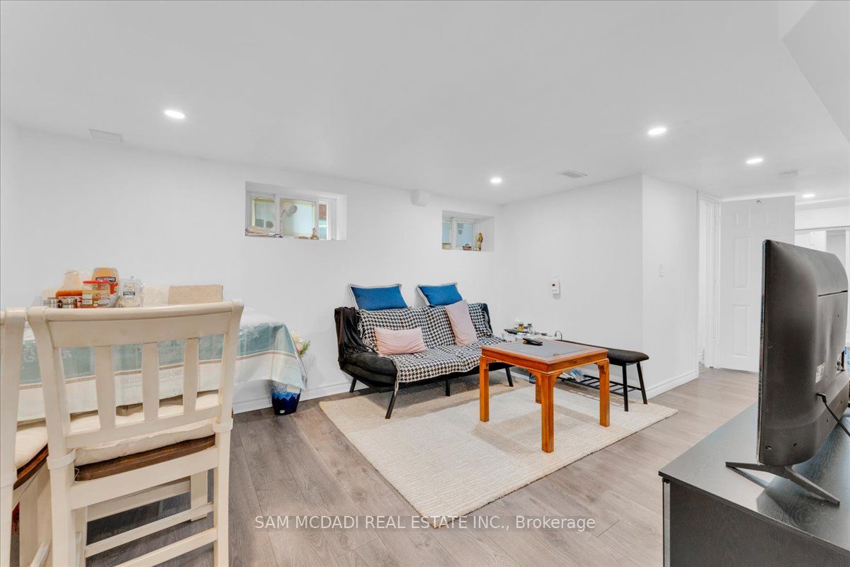4088 Broughton Ave Property Photo 30