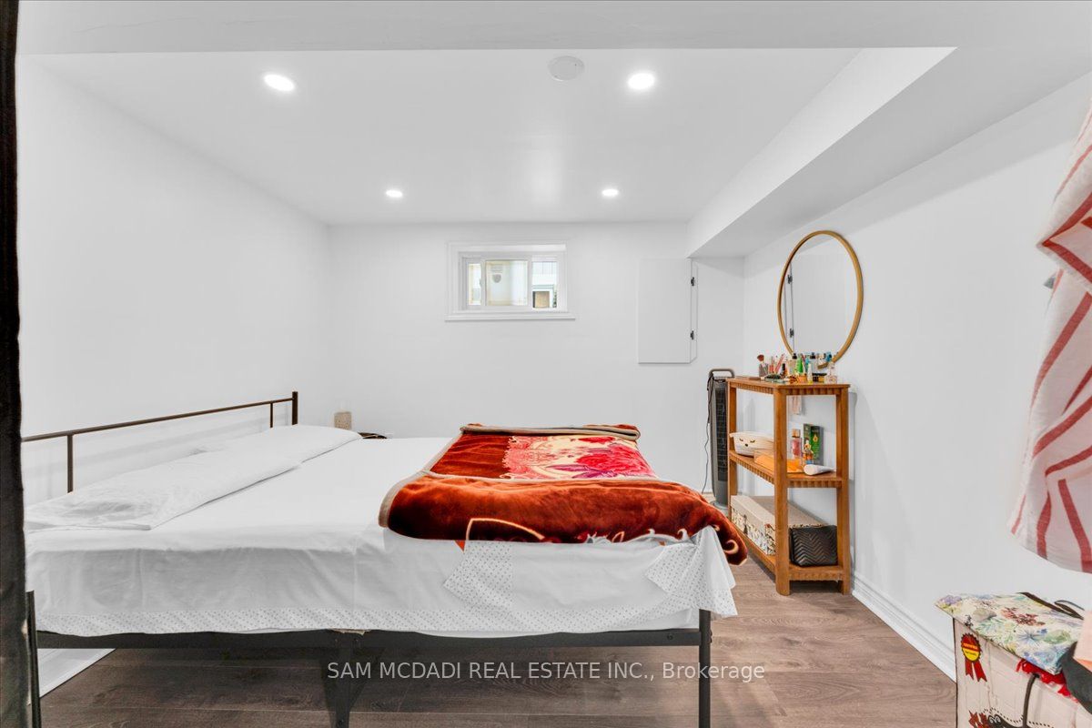 4088 Broughton Ave Property Photo 32
