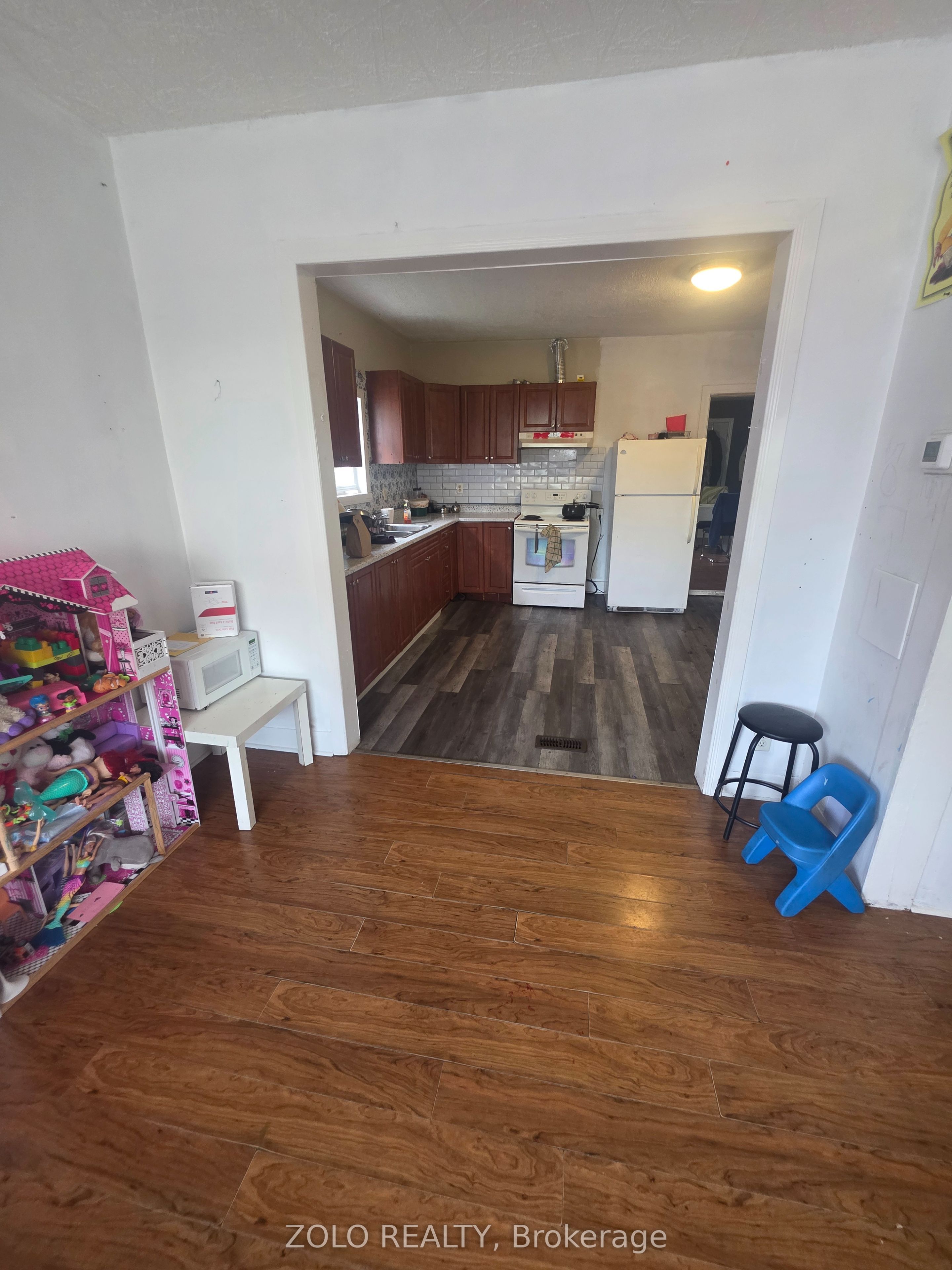 312 Prince Arthur Street Property Photo 4