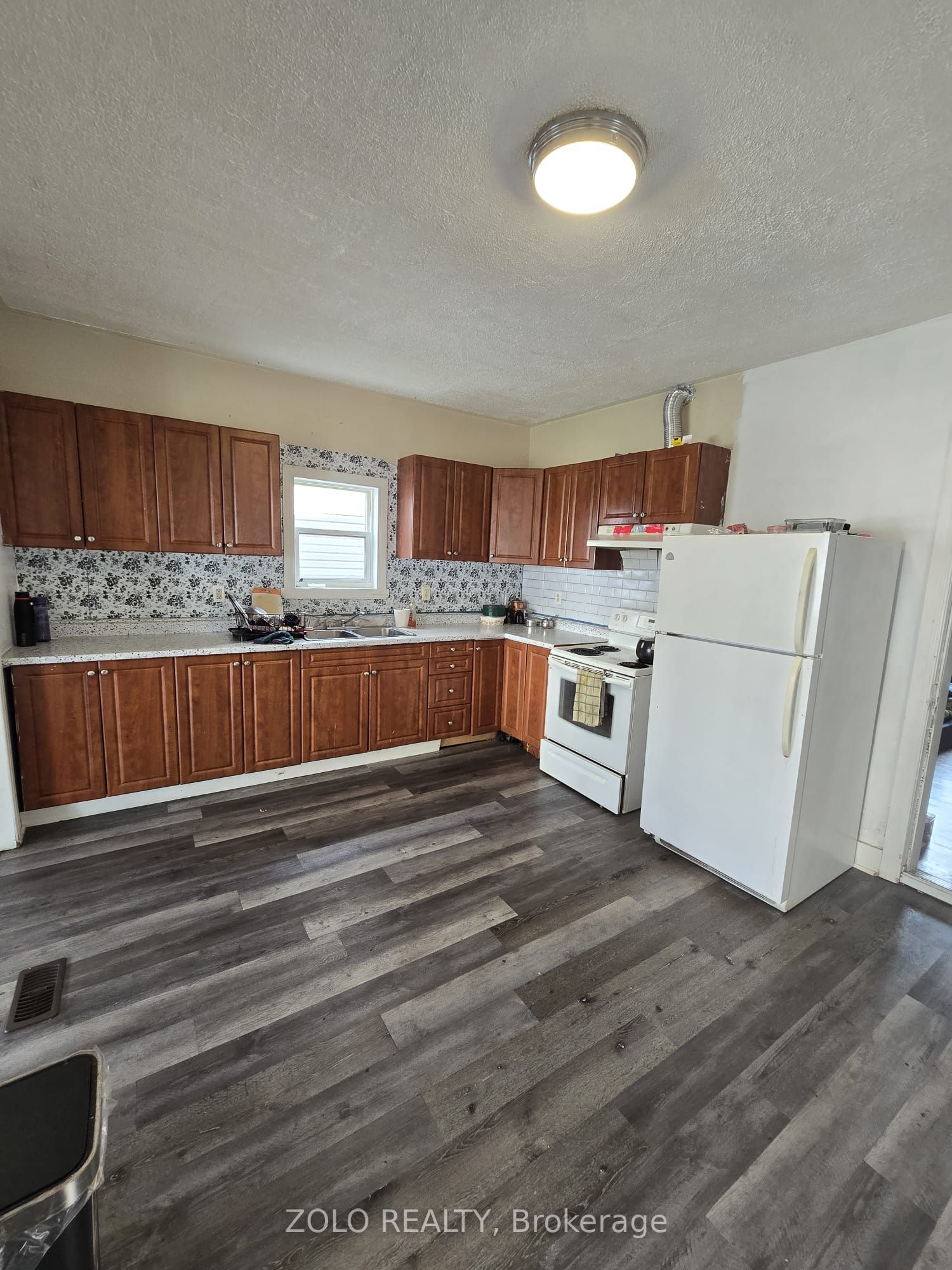 312 Prince Arthur Street Property Photo 6