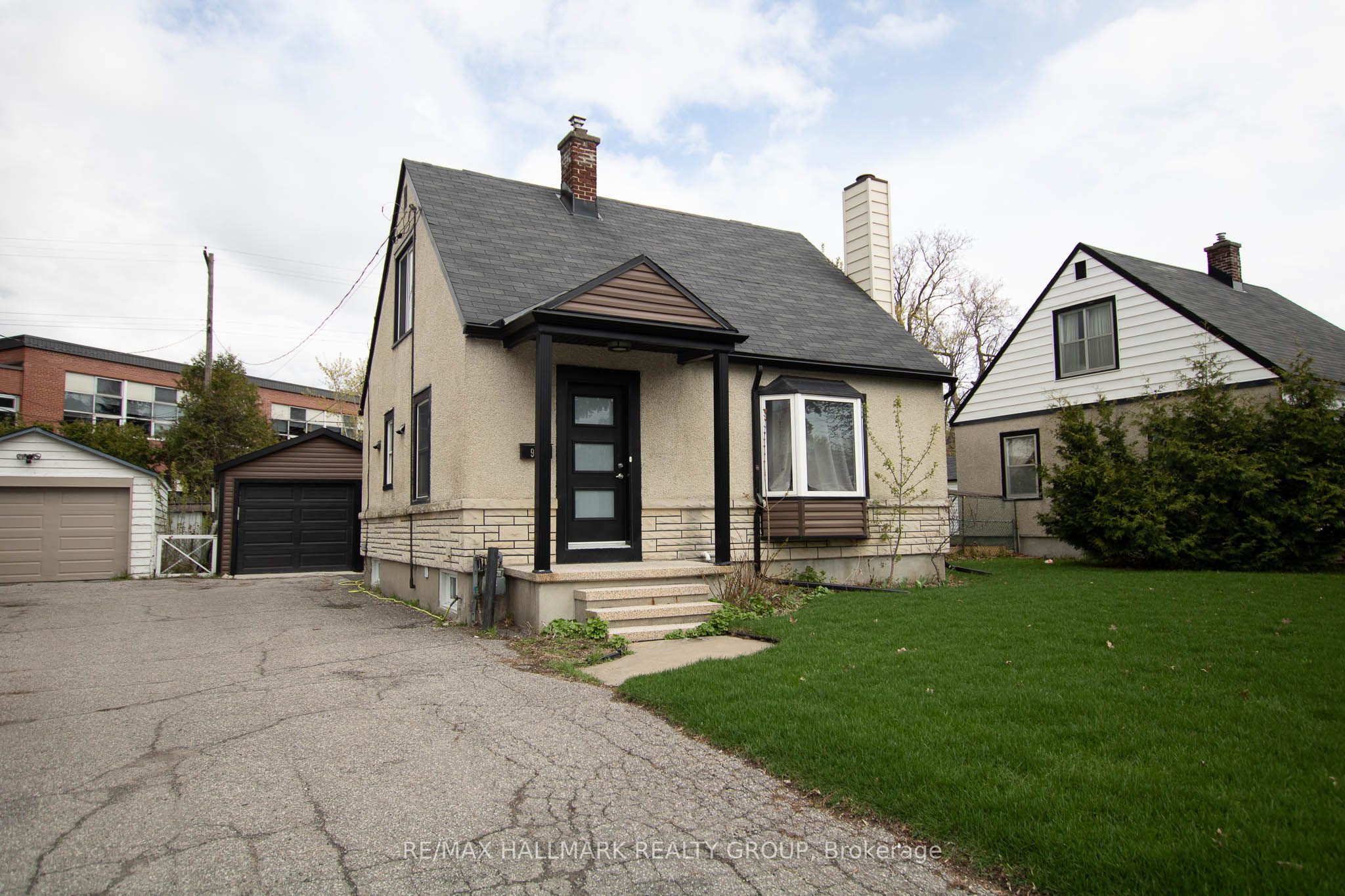 929 Merivale Road Property Photo 1