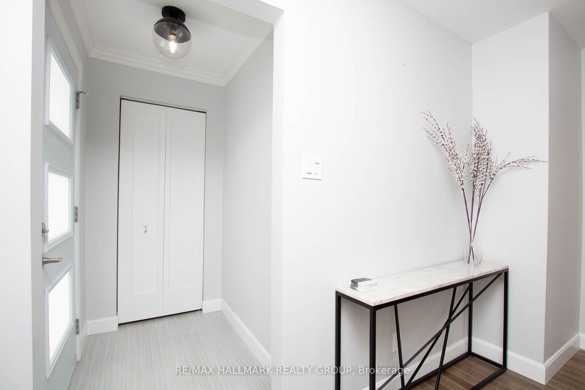 929 Merivale Road Property Photo 3