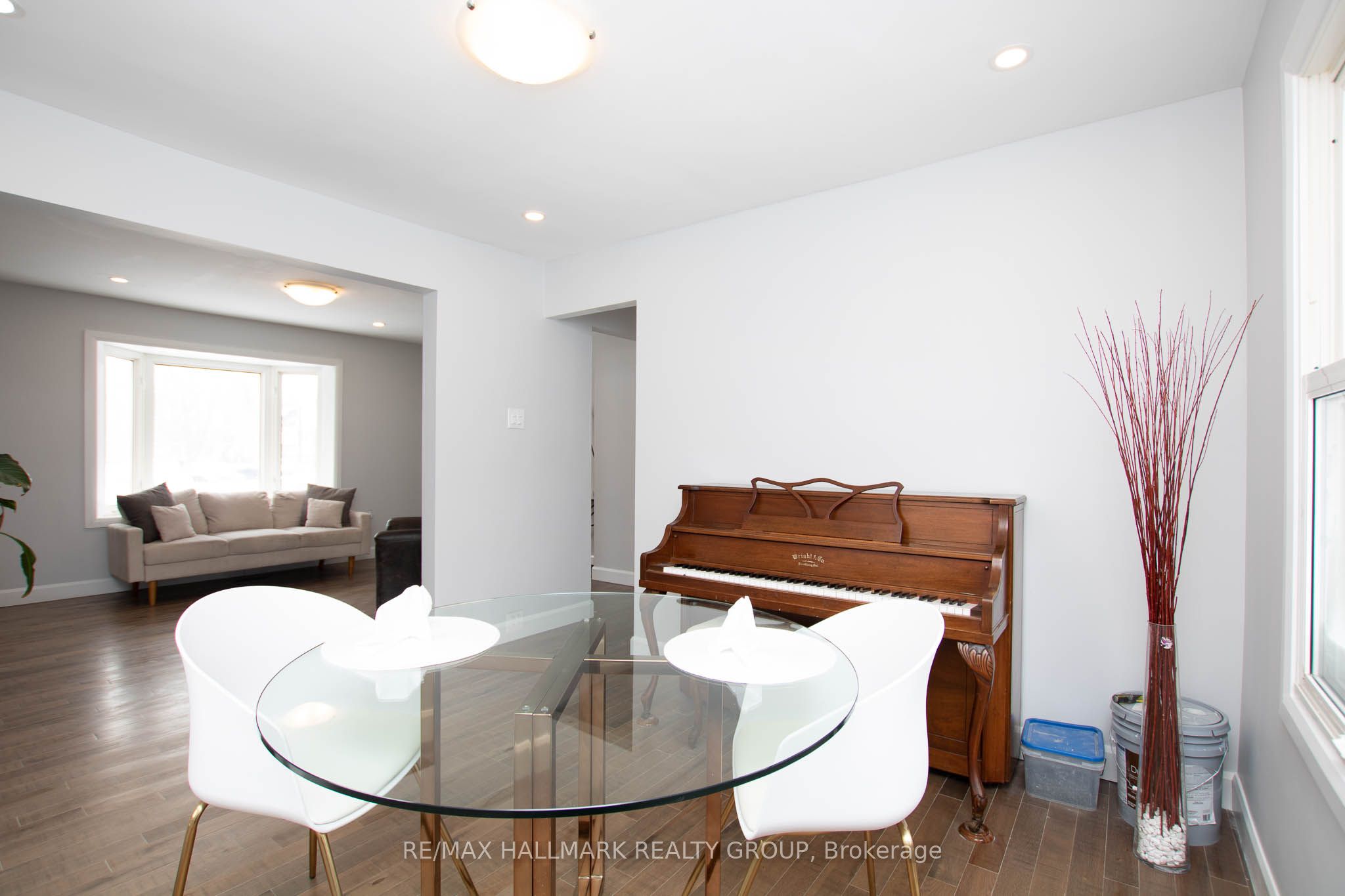 929 Merivale Road Property Photo 9