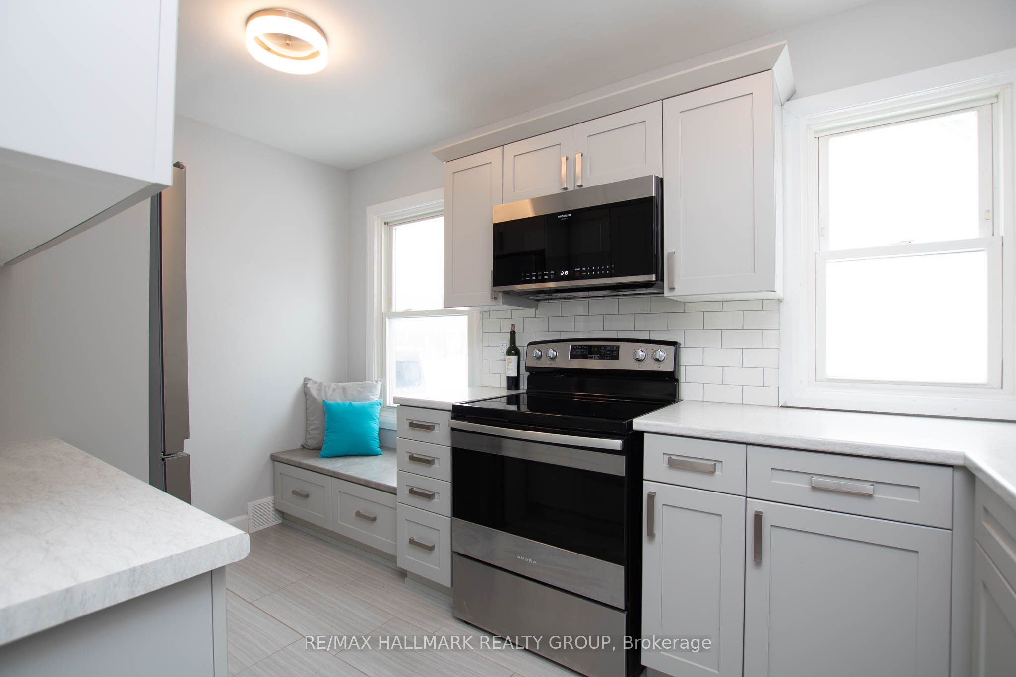 929 Merivale Road Property Photo 11