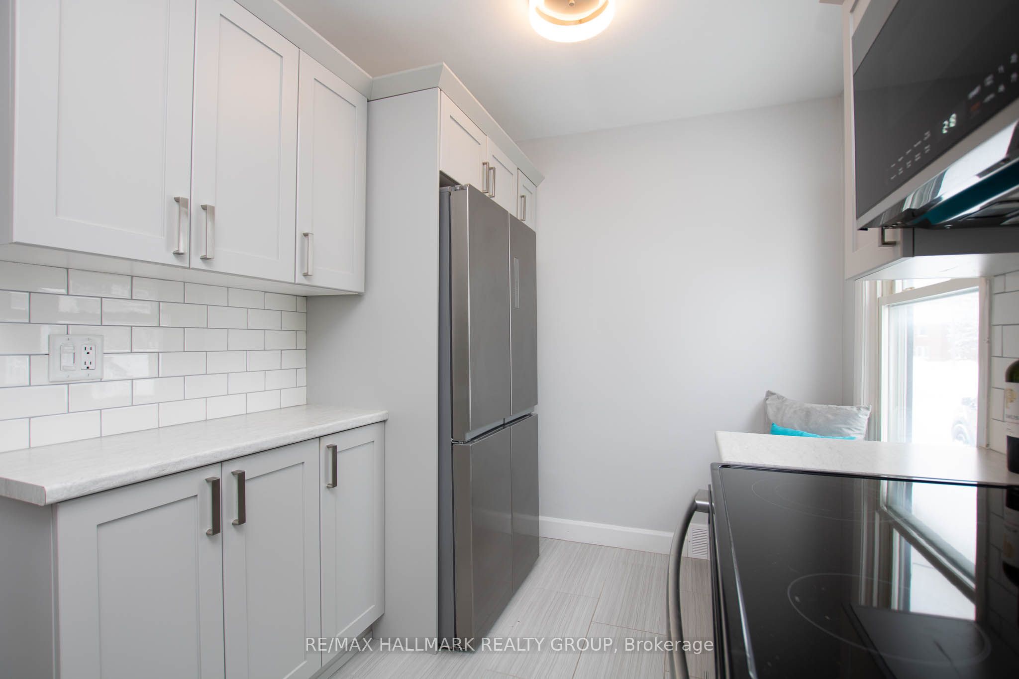 929 Merivale Road Property Photo 12