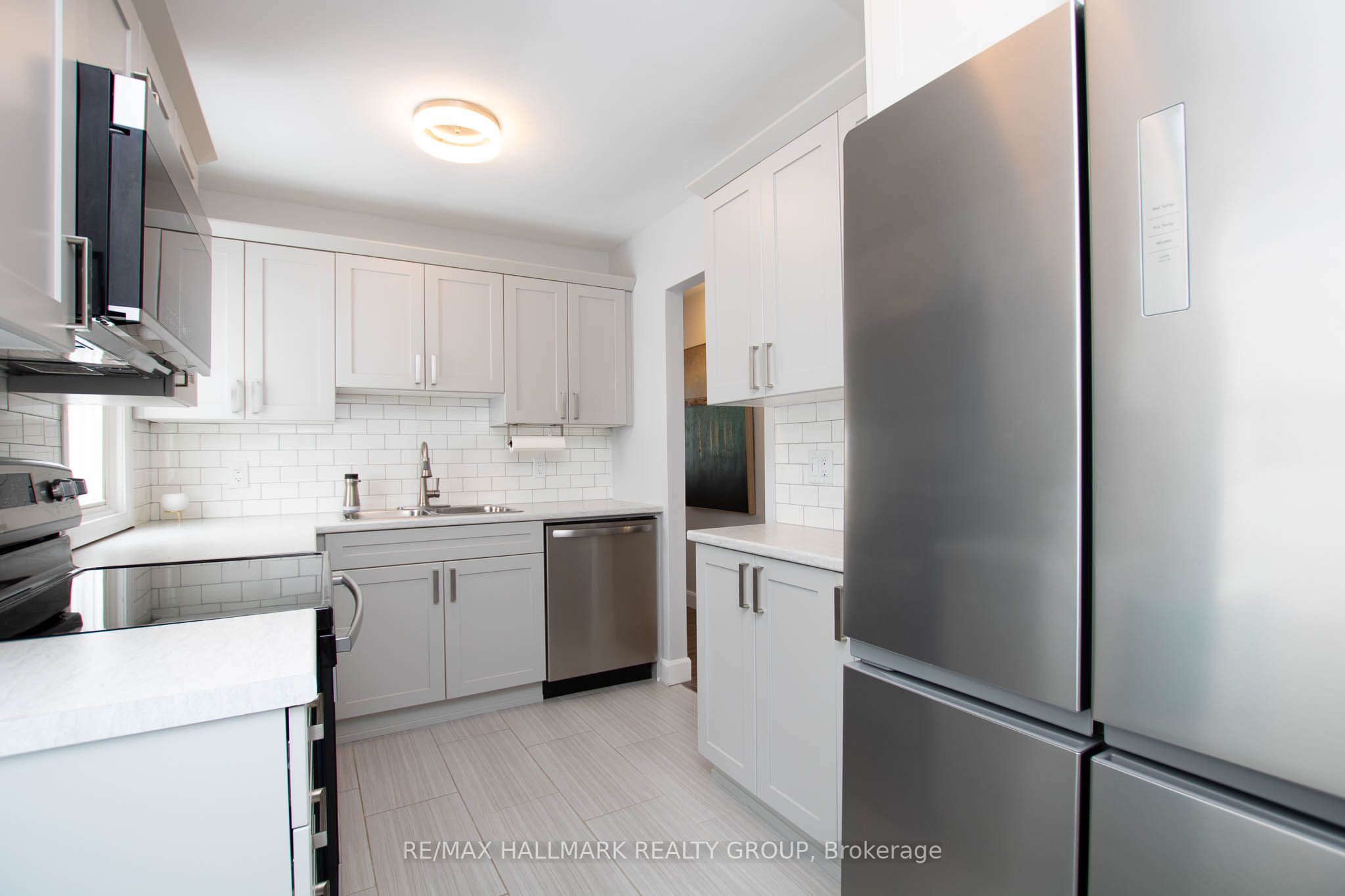 929 Merivale Road Property Photo 13