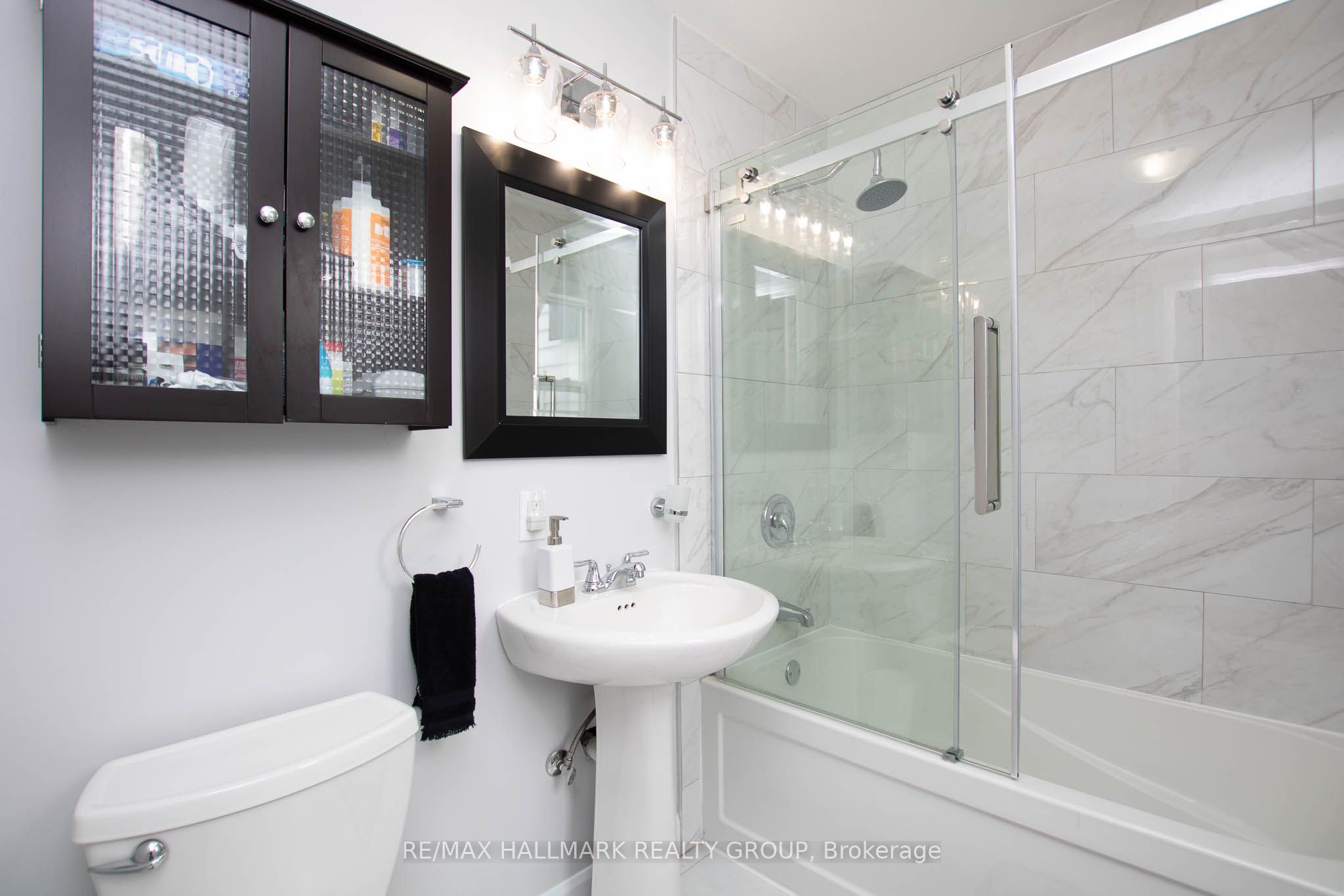 929 Merivale Road Property Photo 14