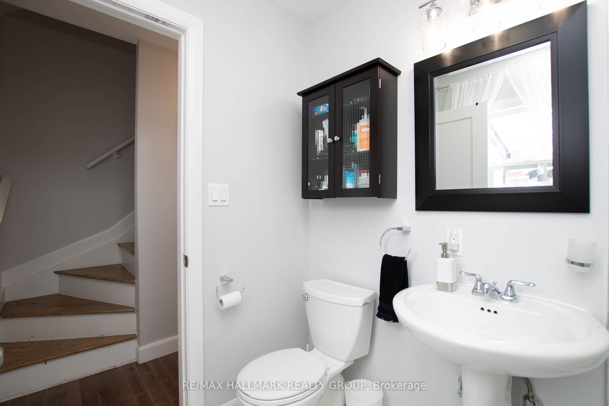 929 Merivale Road Property Photo 15