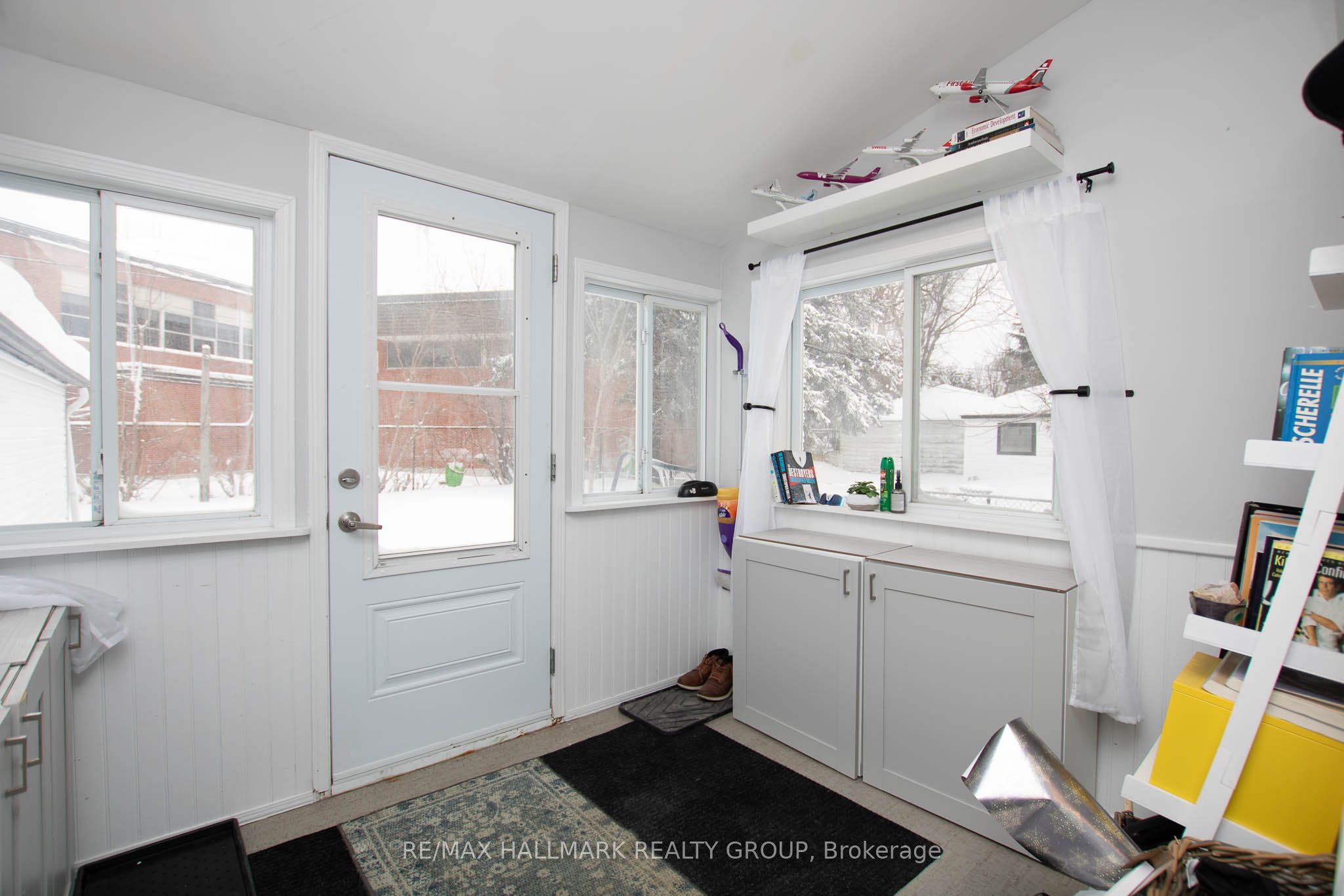 929 Merivale Road Property Photo 16