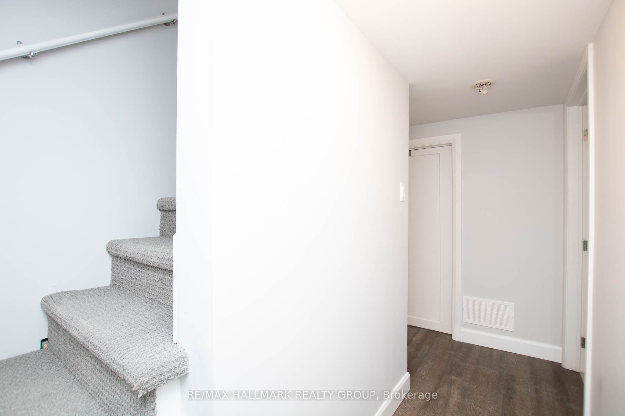 929 Merivale Road Property Photo 24