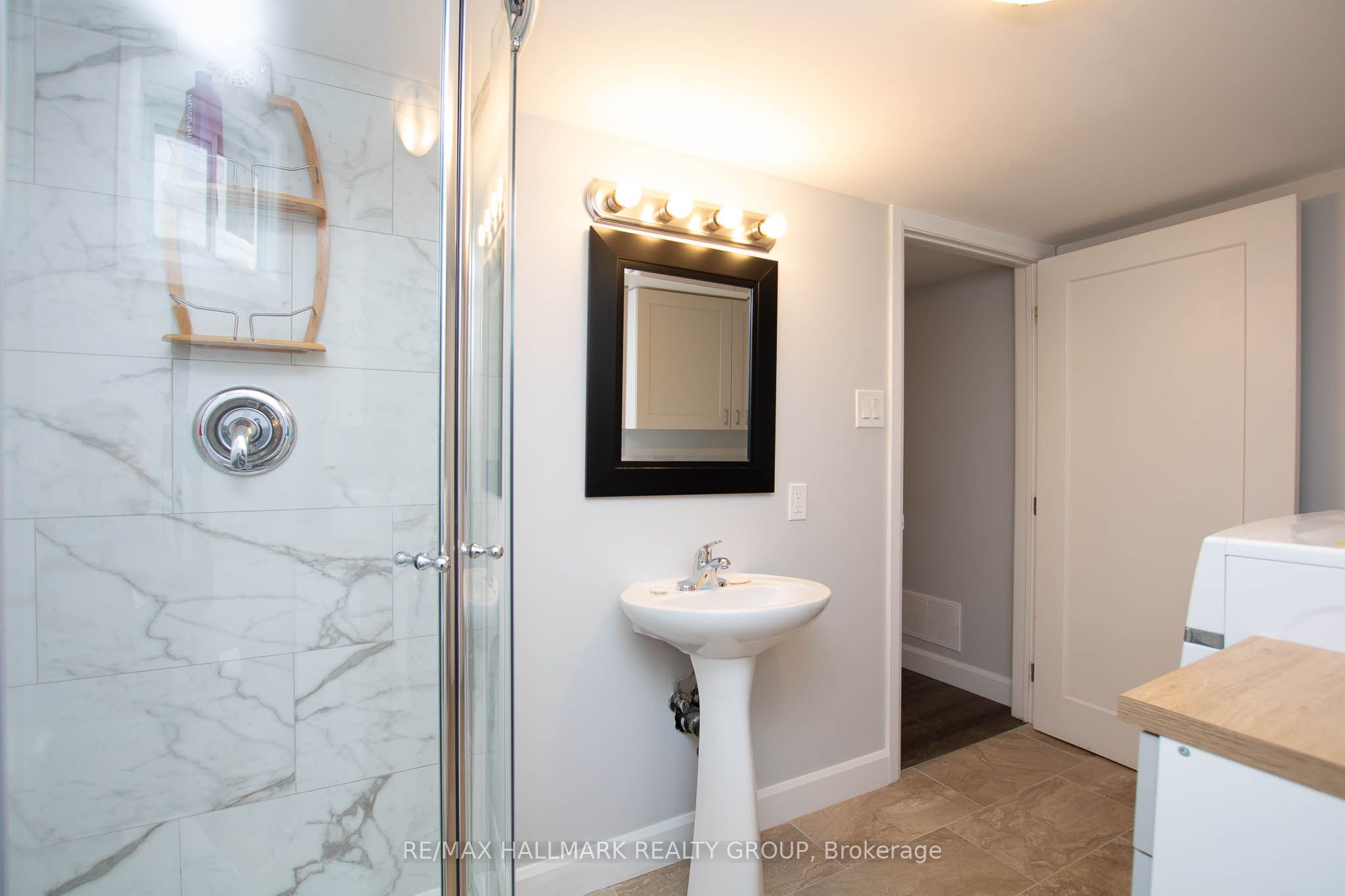 929 Merivale Road Property Photo 26