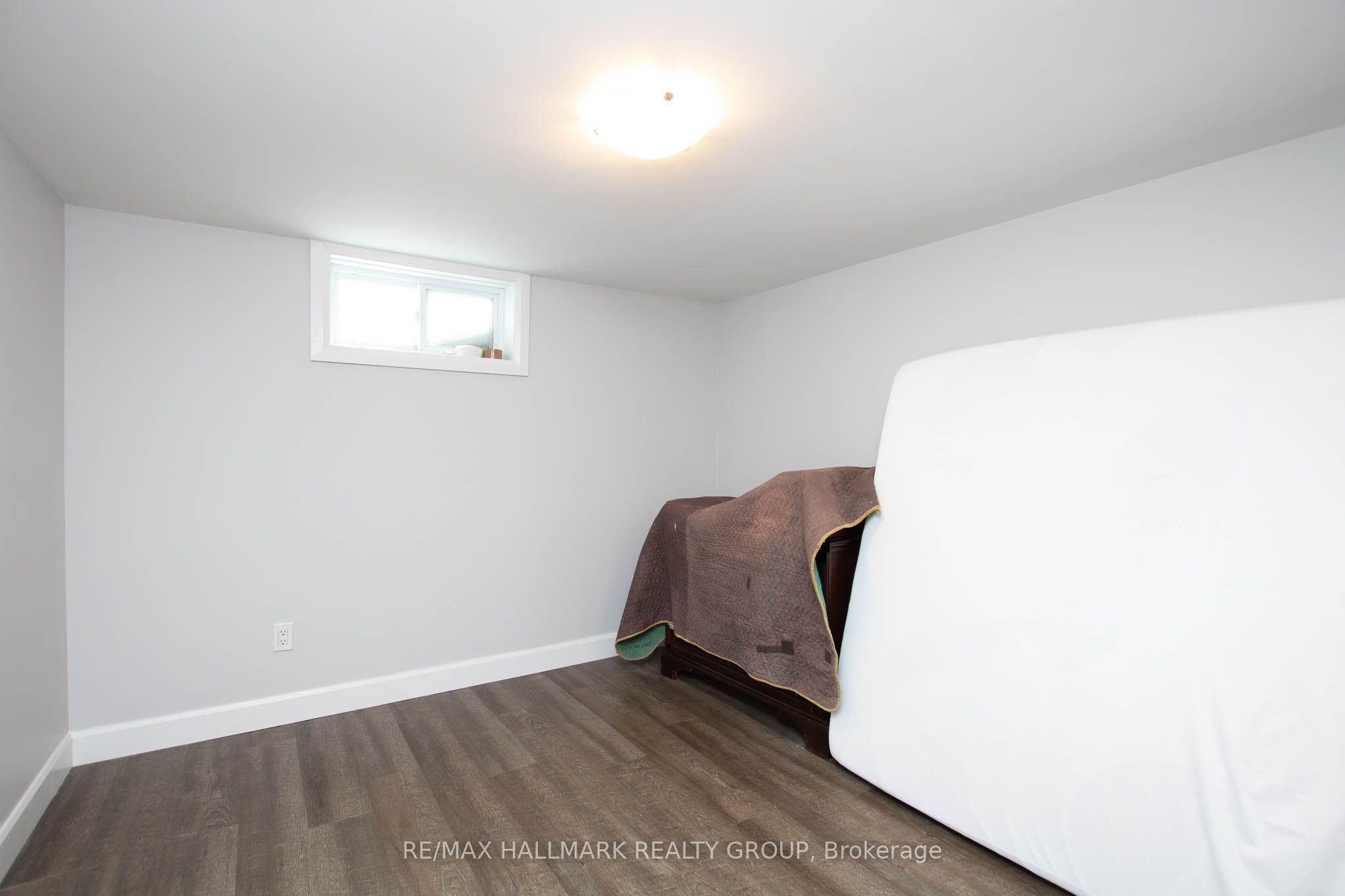 929 Merivale Road Property Photo 27