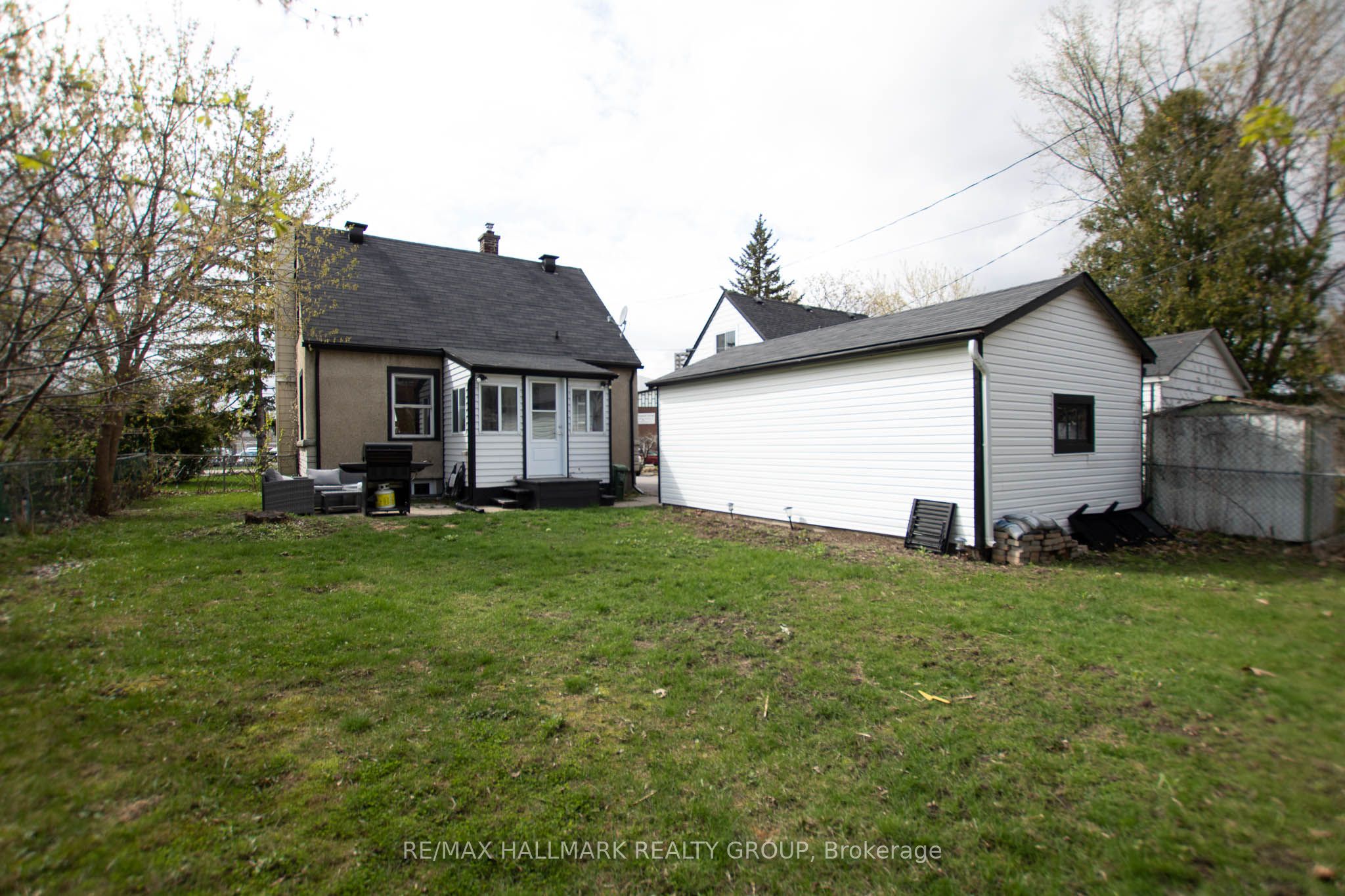 929 Merivale Road Property Photo 32