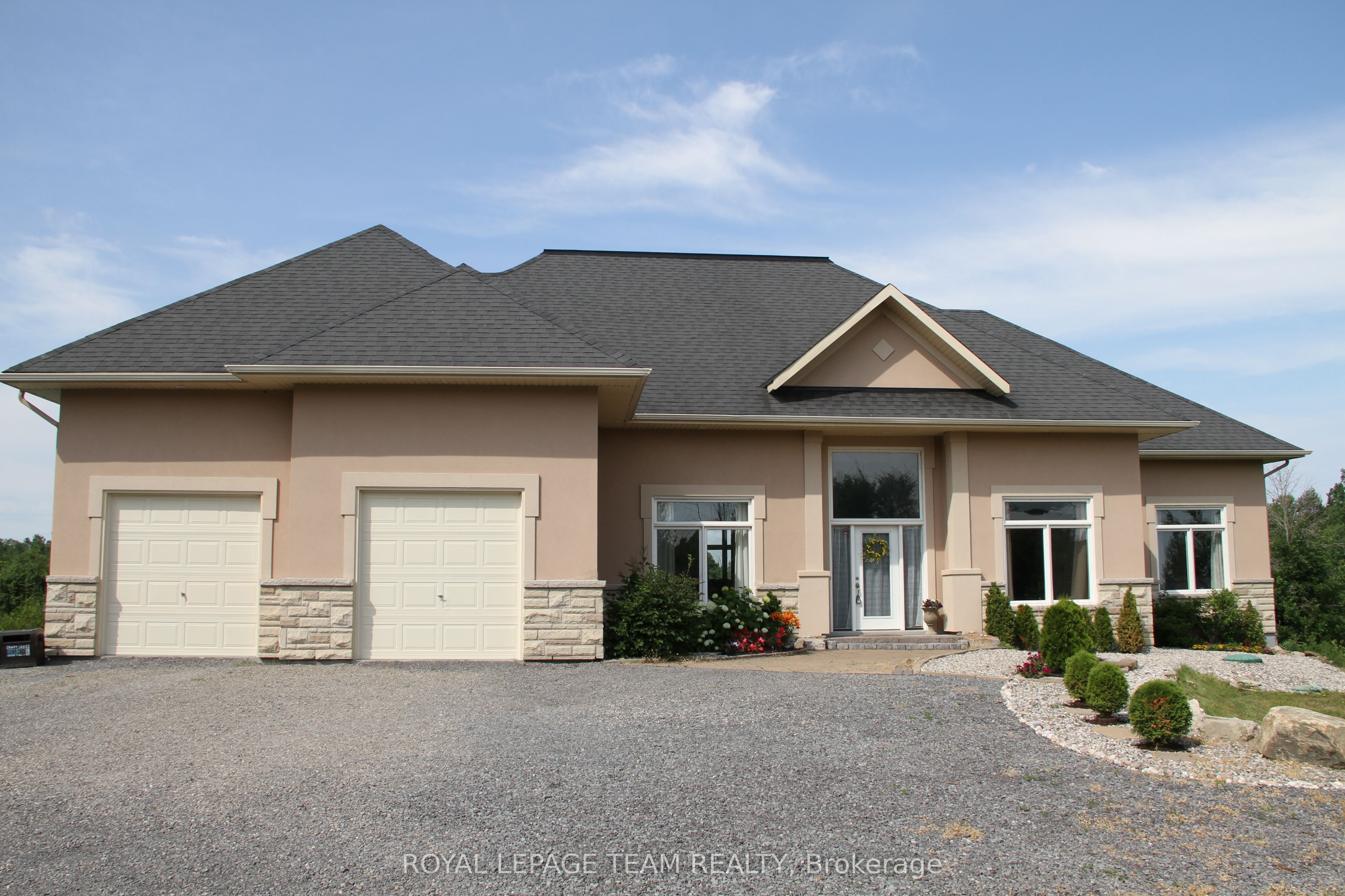 195 Stonewood Drive Property Photo 3