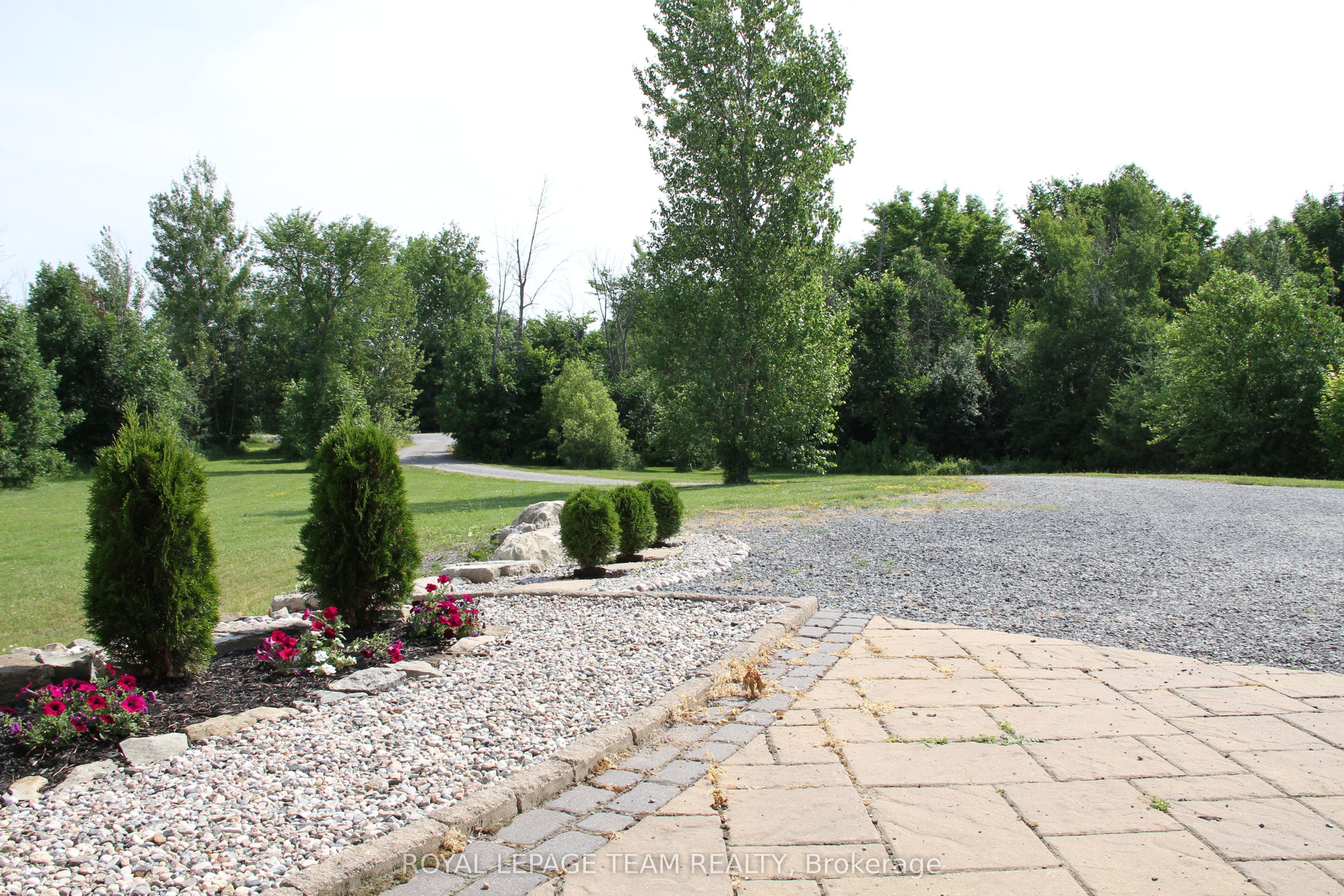 195 Stonewood Drive Property Photo 4