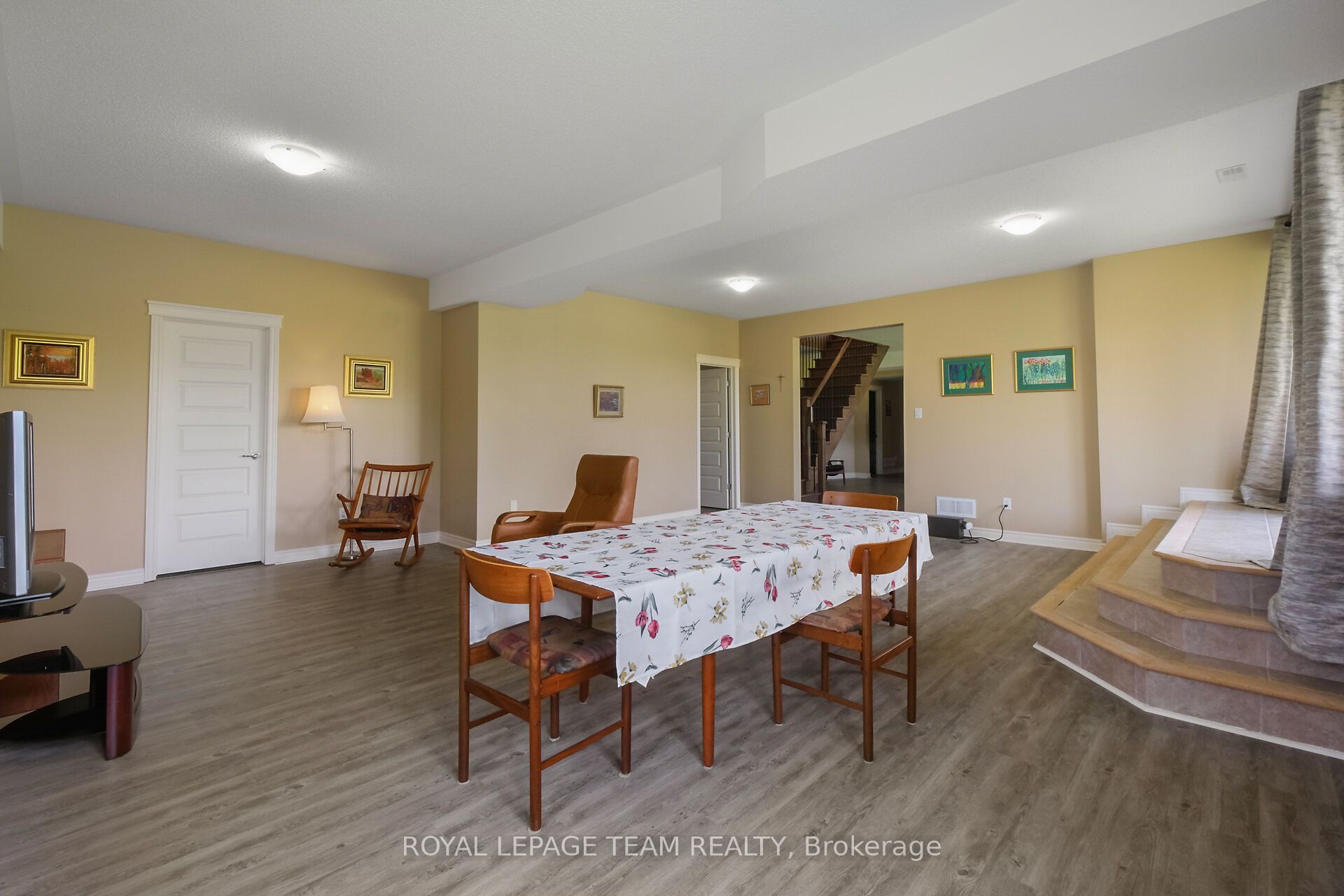 195 Stonewood Drive Property Photo 33