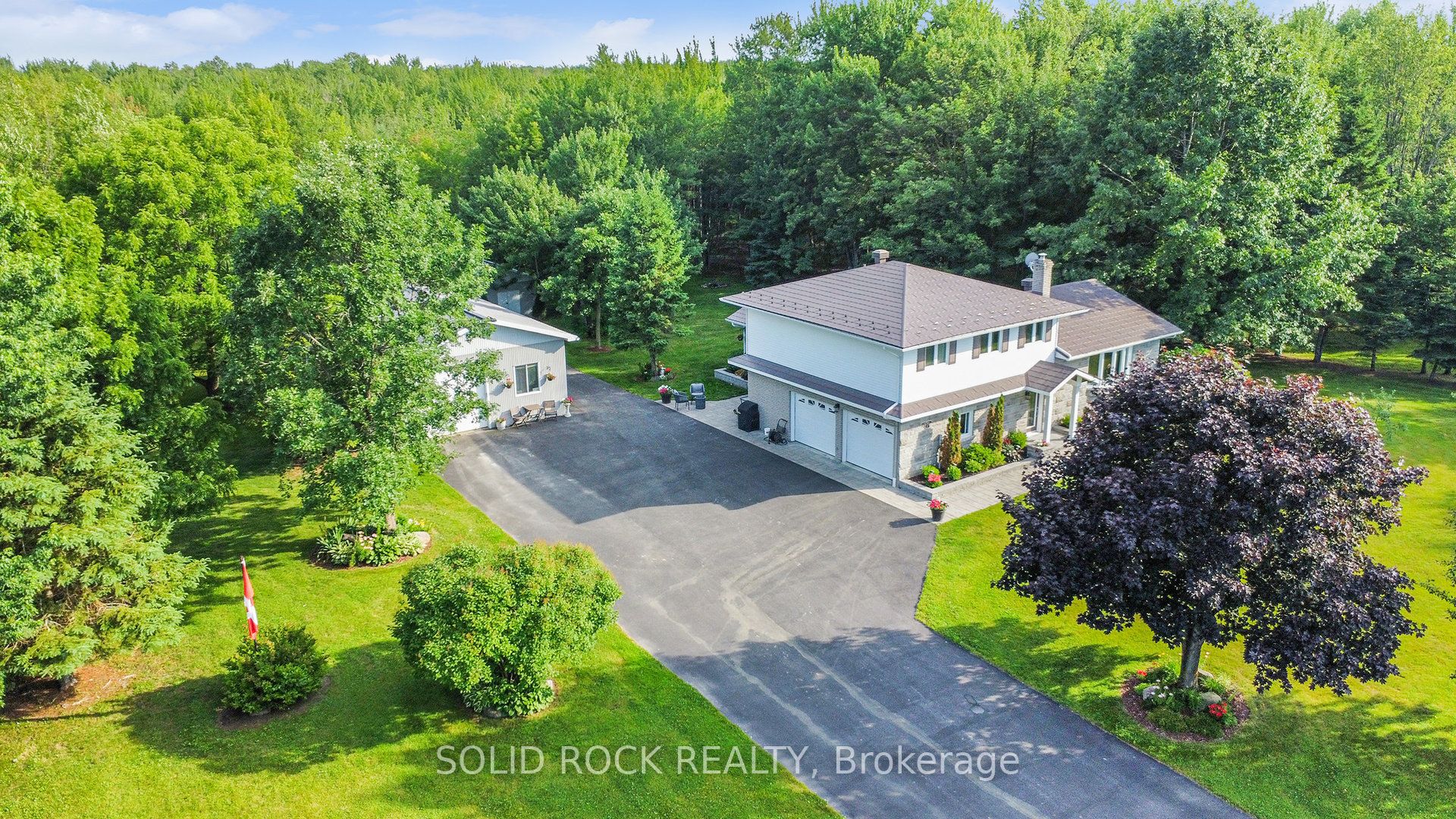 2278 Russland Road Property Photo 5