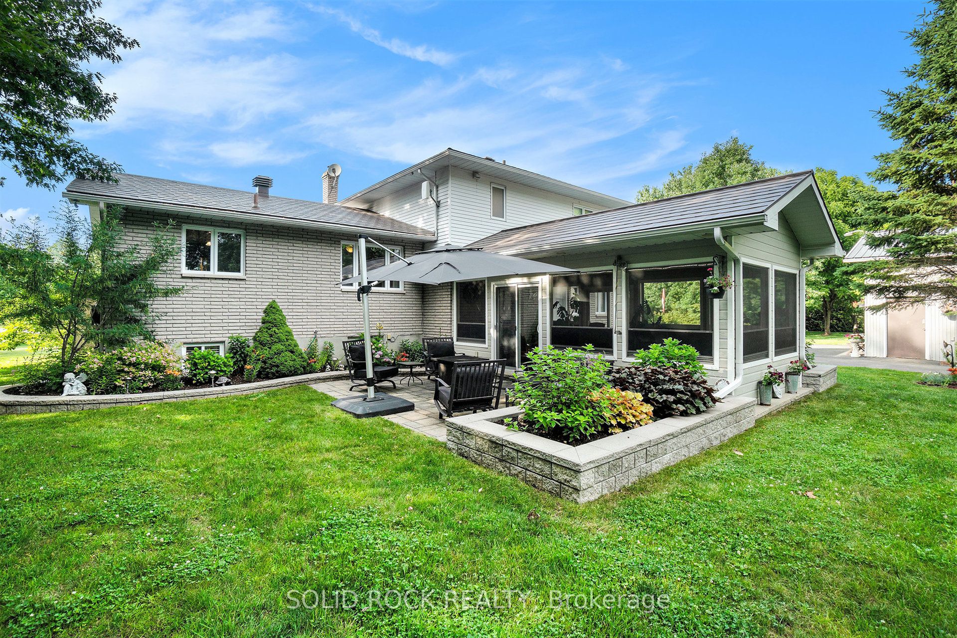 2278 Russland Road Property Photo 7
