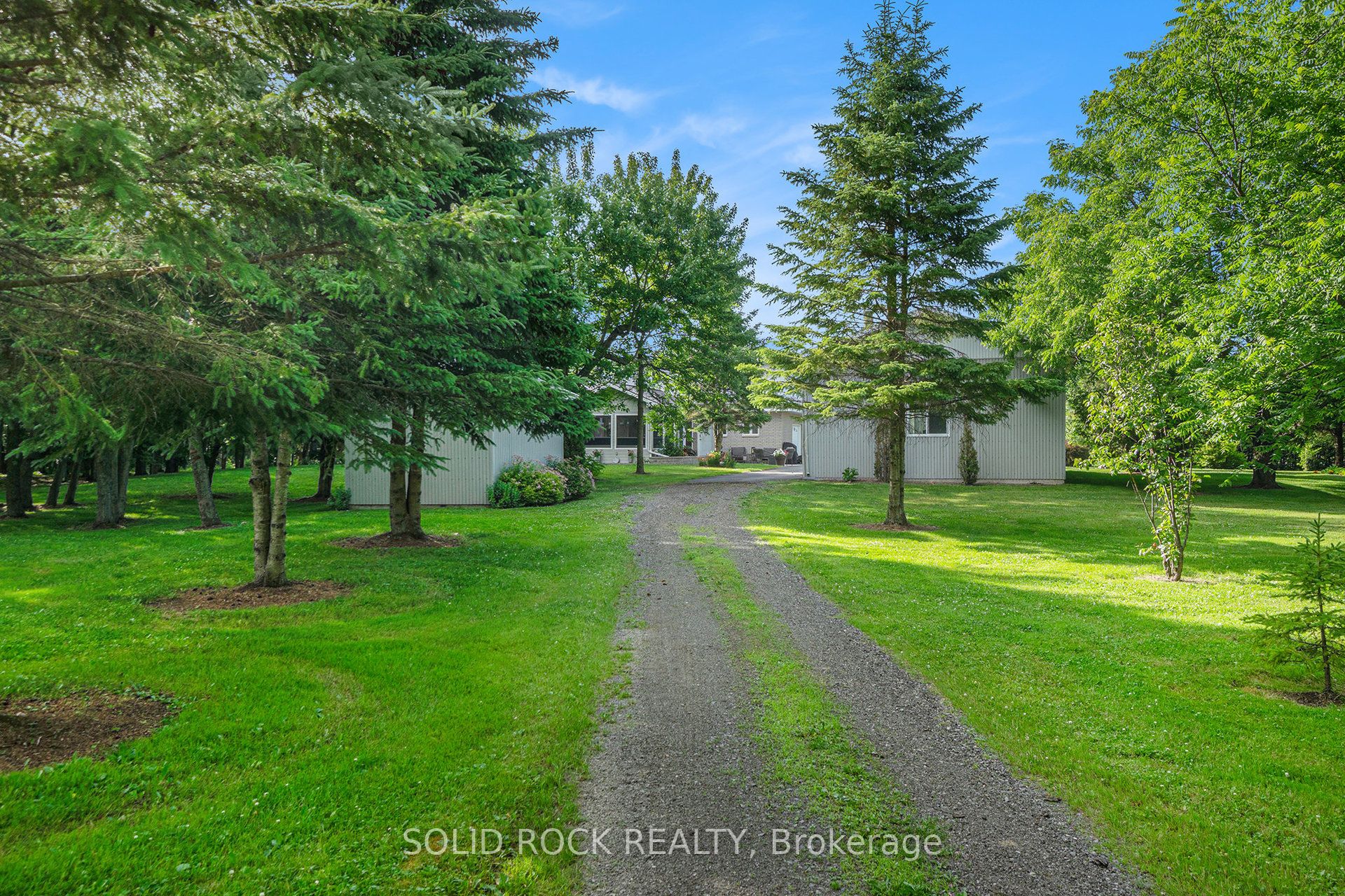 2278 Russland Road Property Photo 9