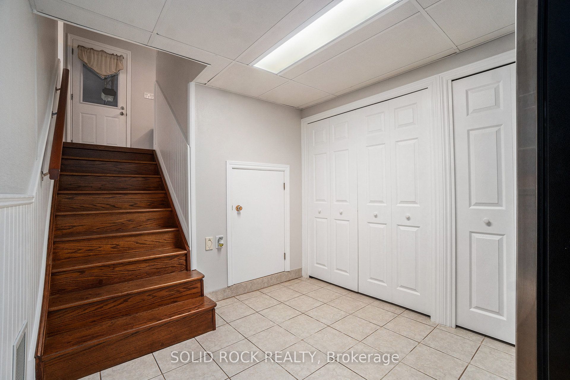 2278 Russland Road Property Photo 23