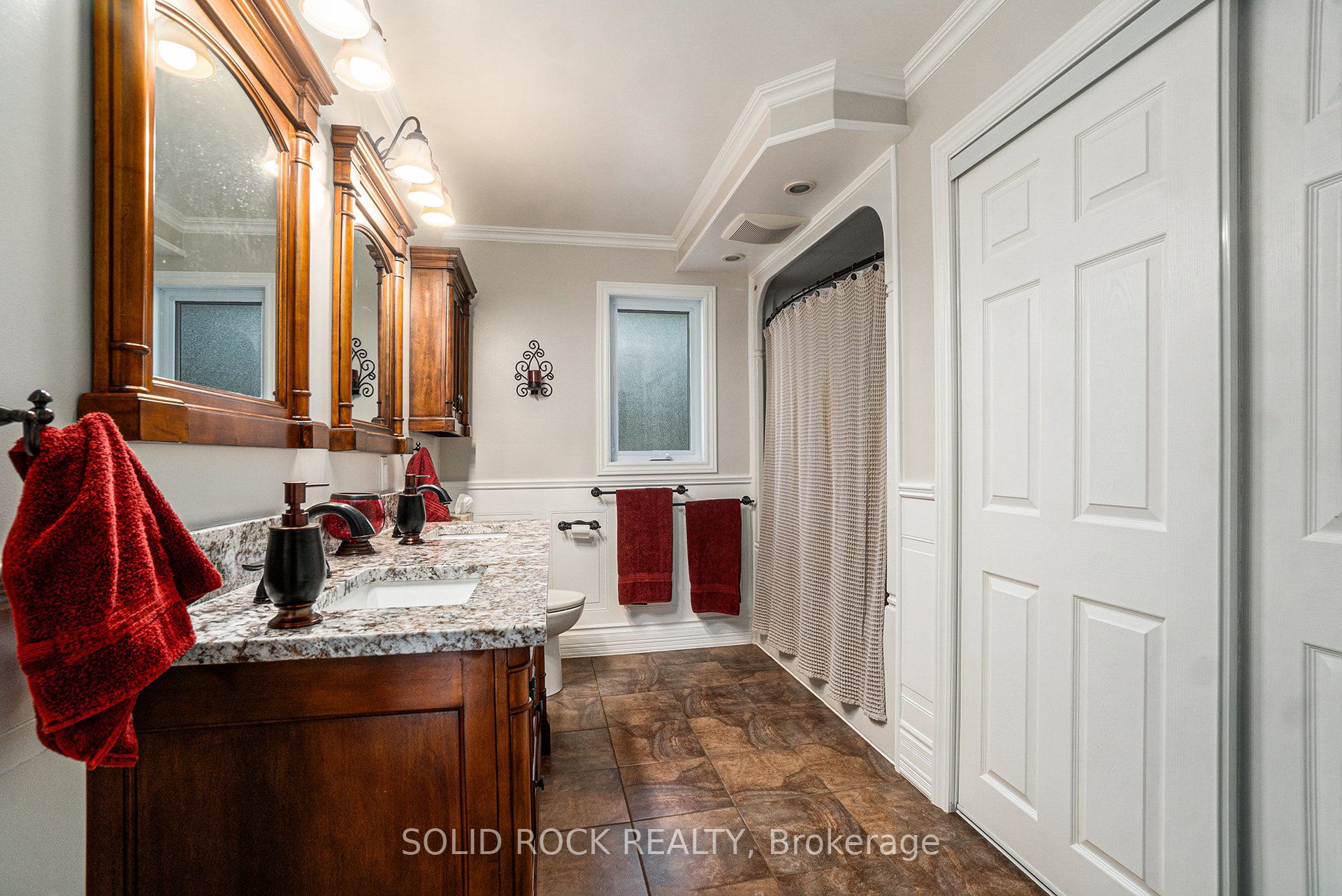2278 Russland Road Property Photo 25