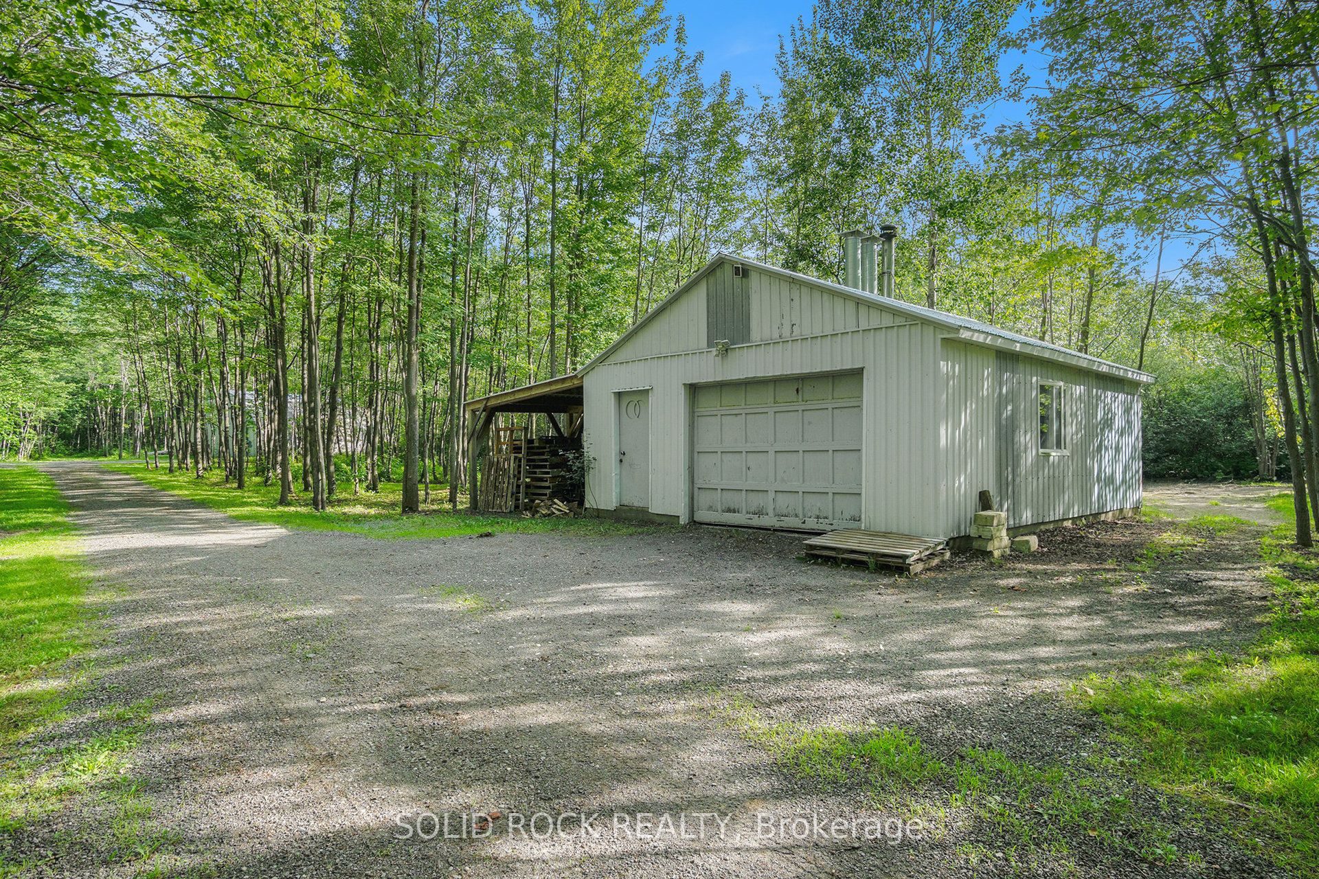 2278 Russland Road Property Photo 44