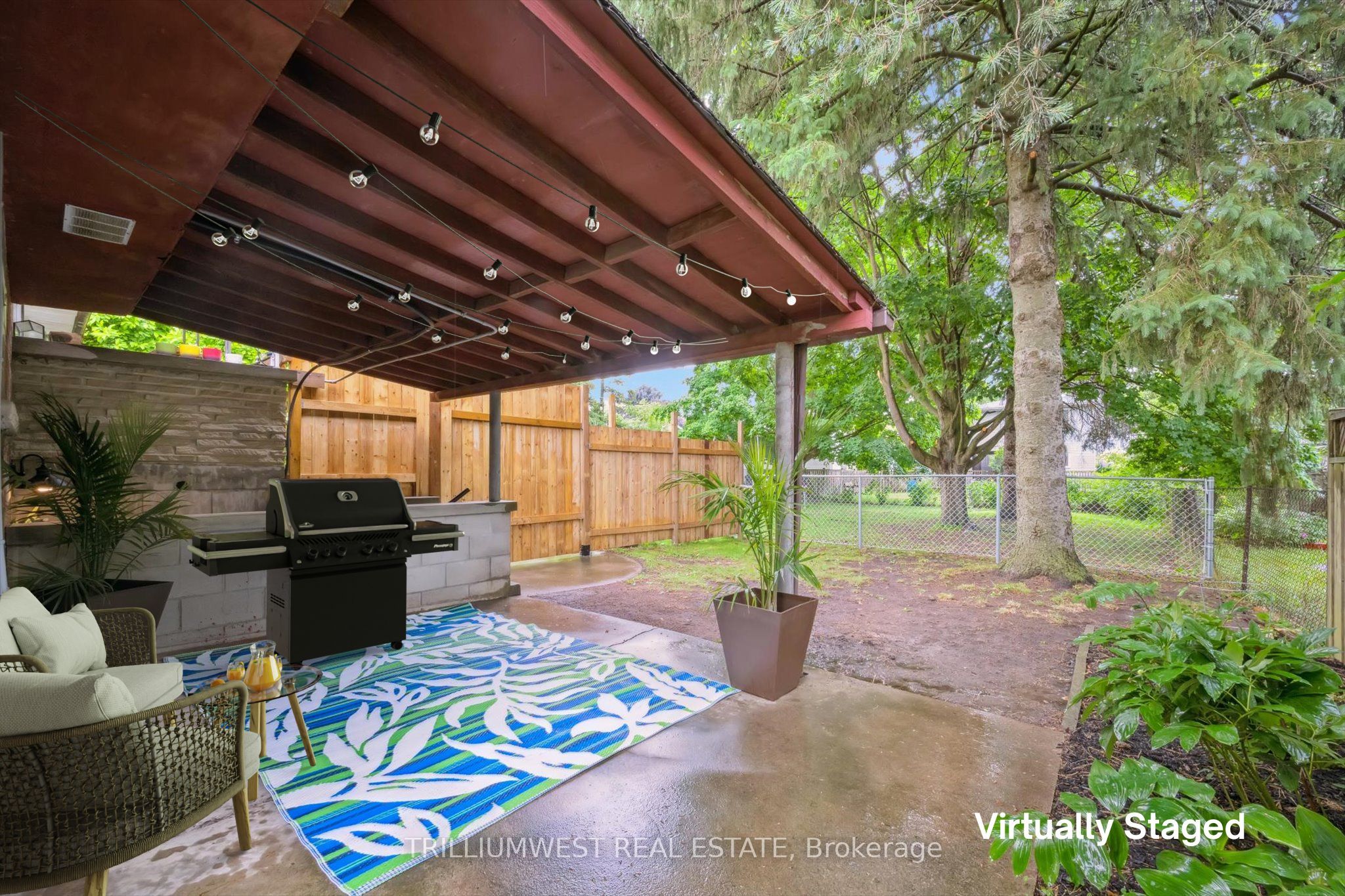 #b - 54 Schweitzer Street Property Photo 4