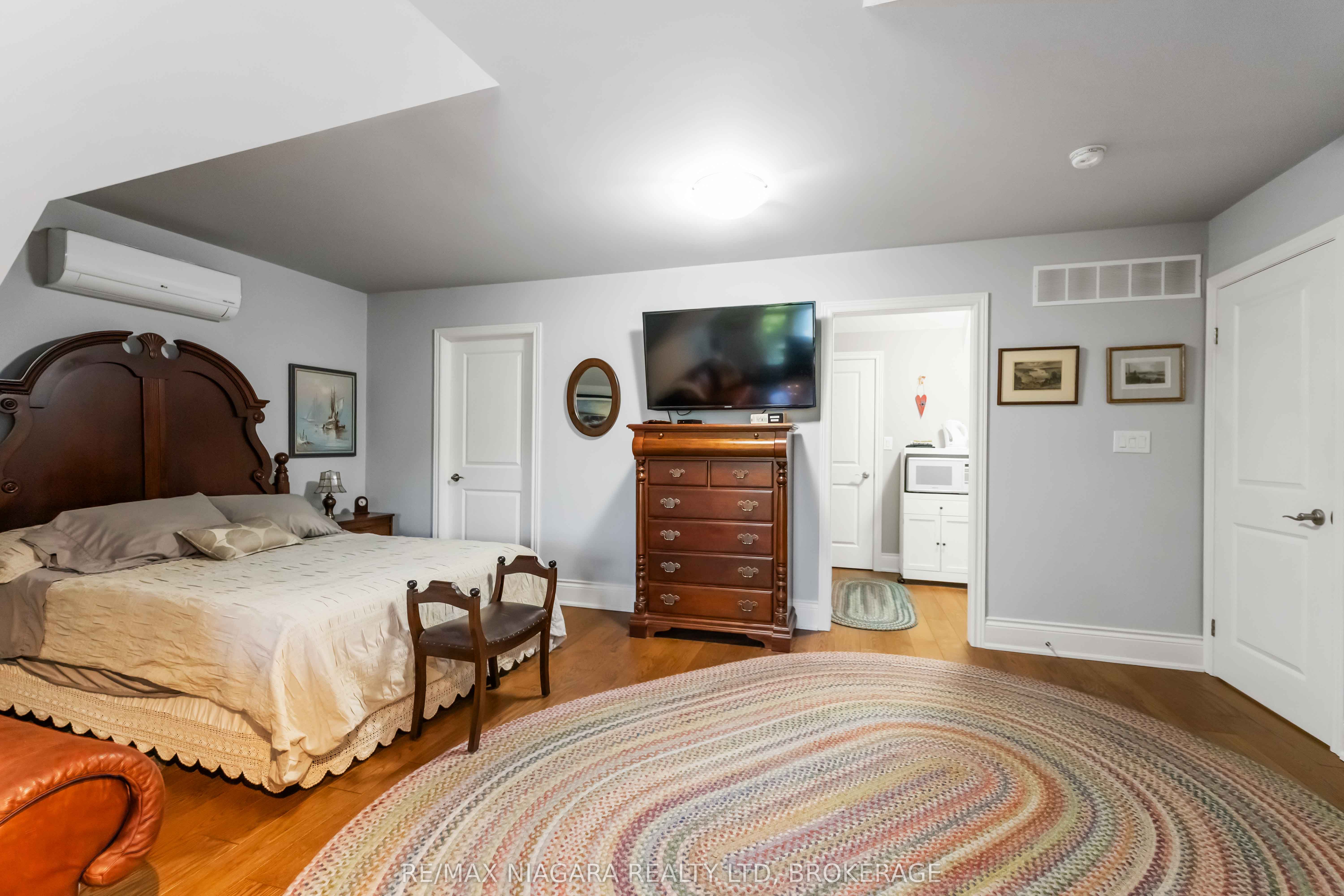 4152 Bridgewater Street Property Photo 22