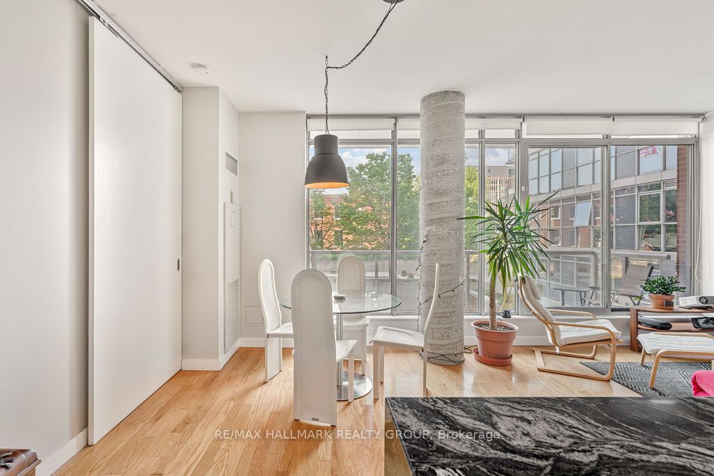 383 Cumberland St Property Photo 5
