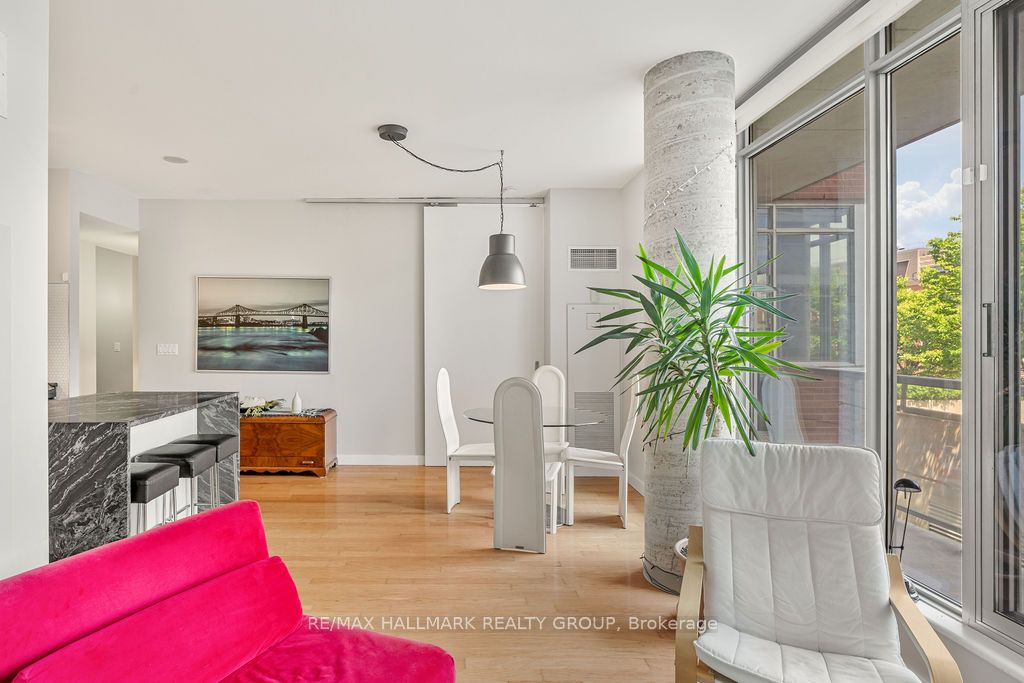 383 Cumberland St Property Photo 10