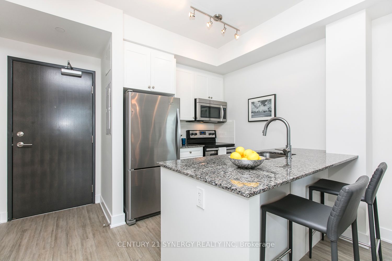 118 Holmwood Ave Property Photo 3