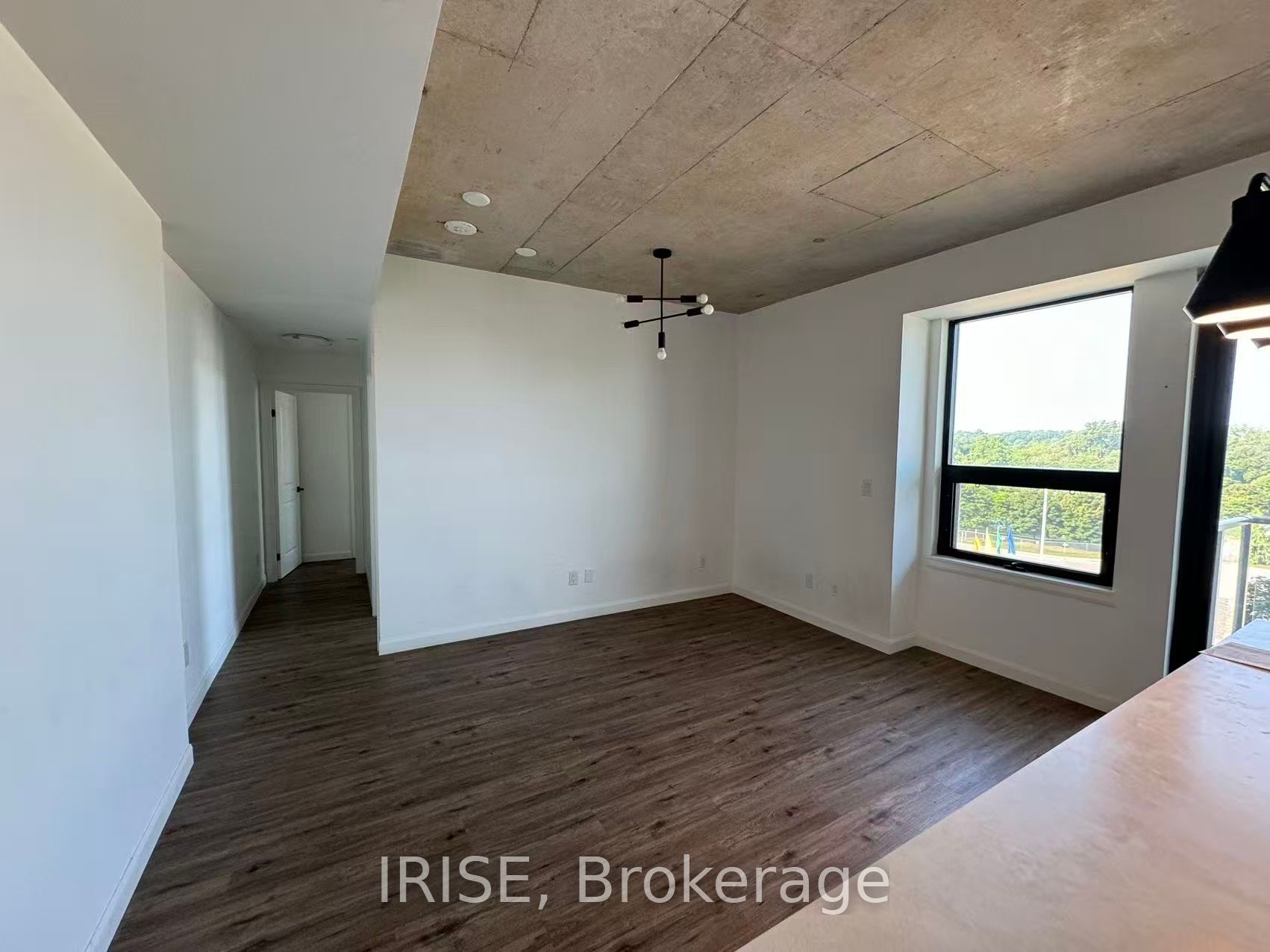 #512 - 7 Erie Avenue Property Photo 3