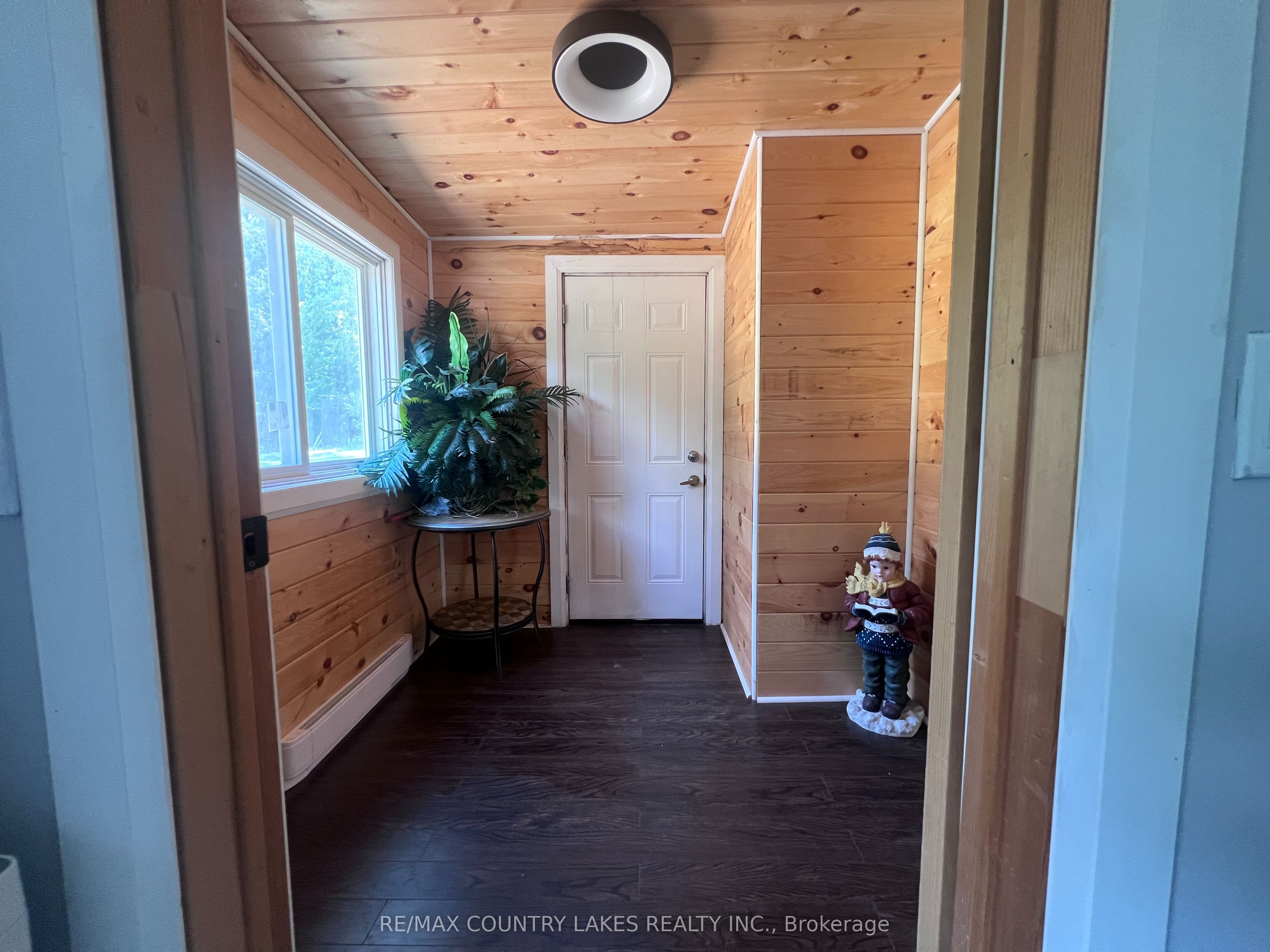 10 Rockside Lane Property Photo 3