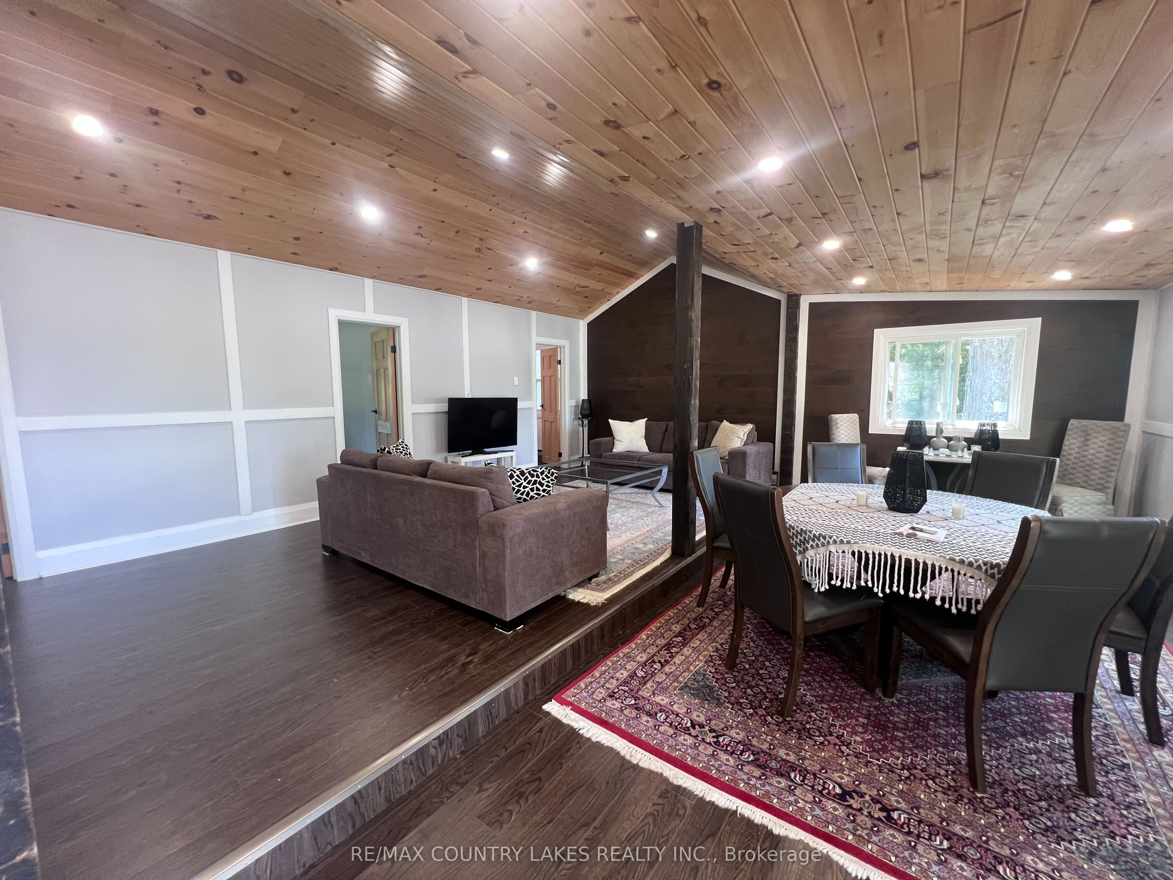 10 Rockside Lane Property Photo 7
