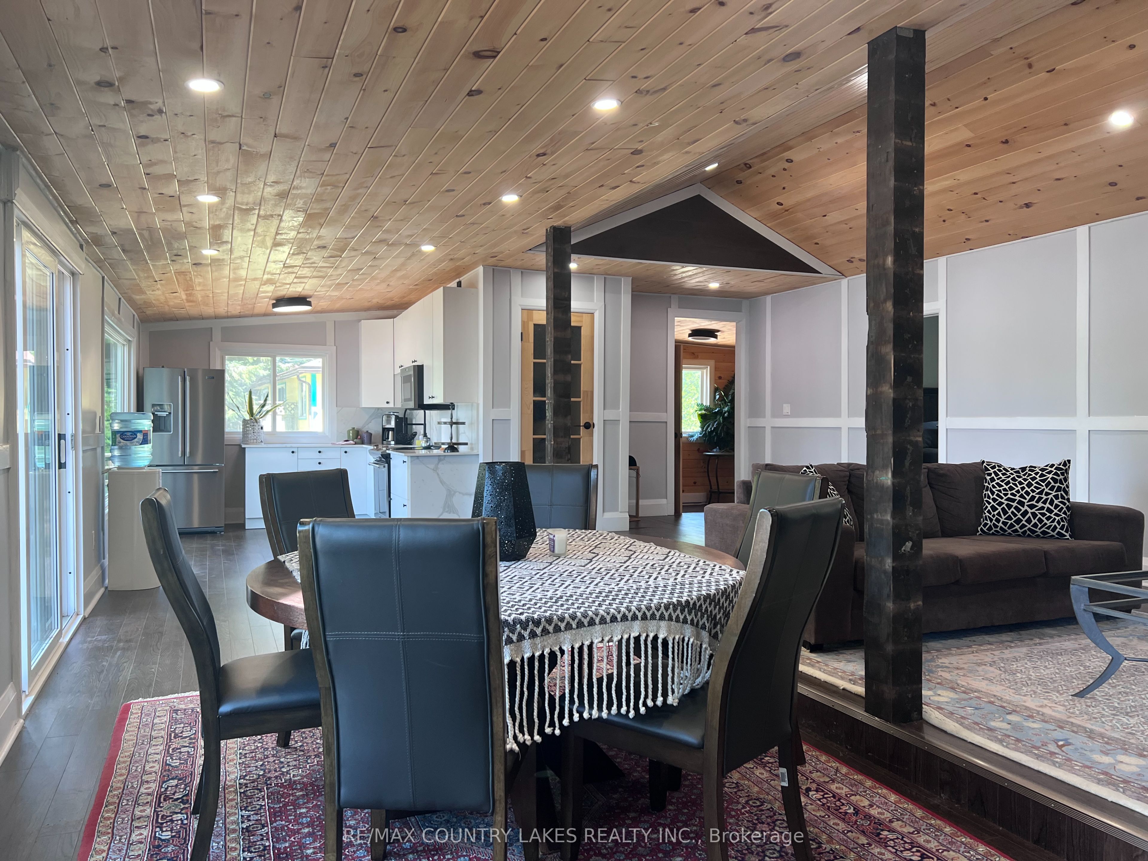 10 Rockside Lane Property Photo 8