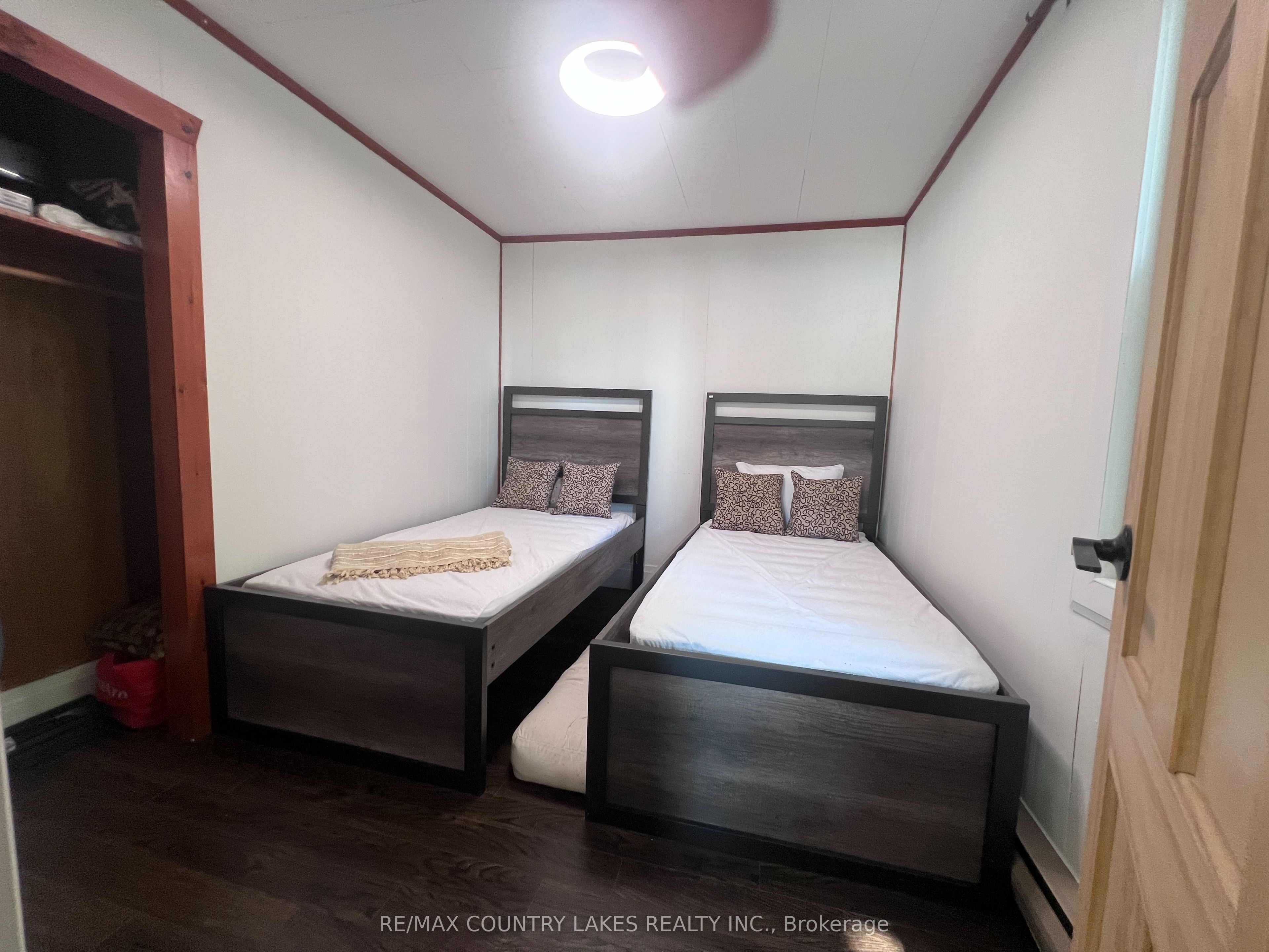 10 Rockside Lane Property Photo 13