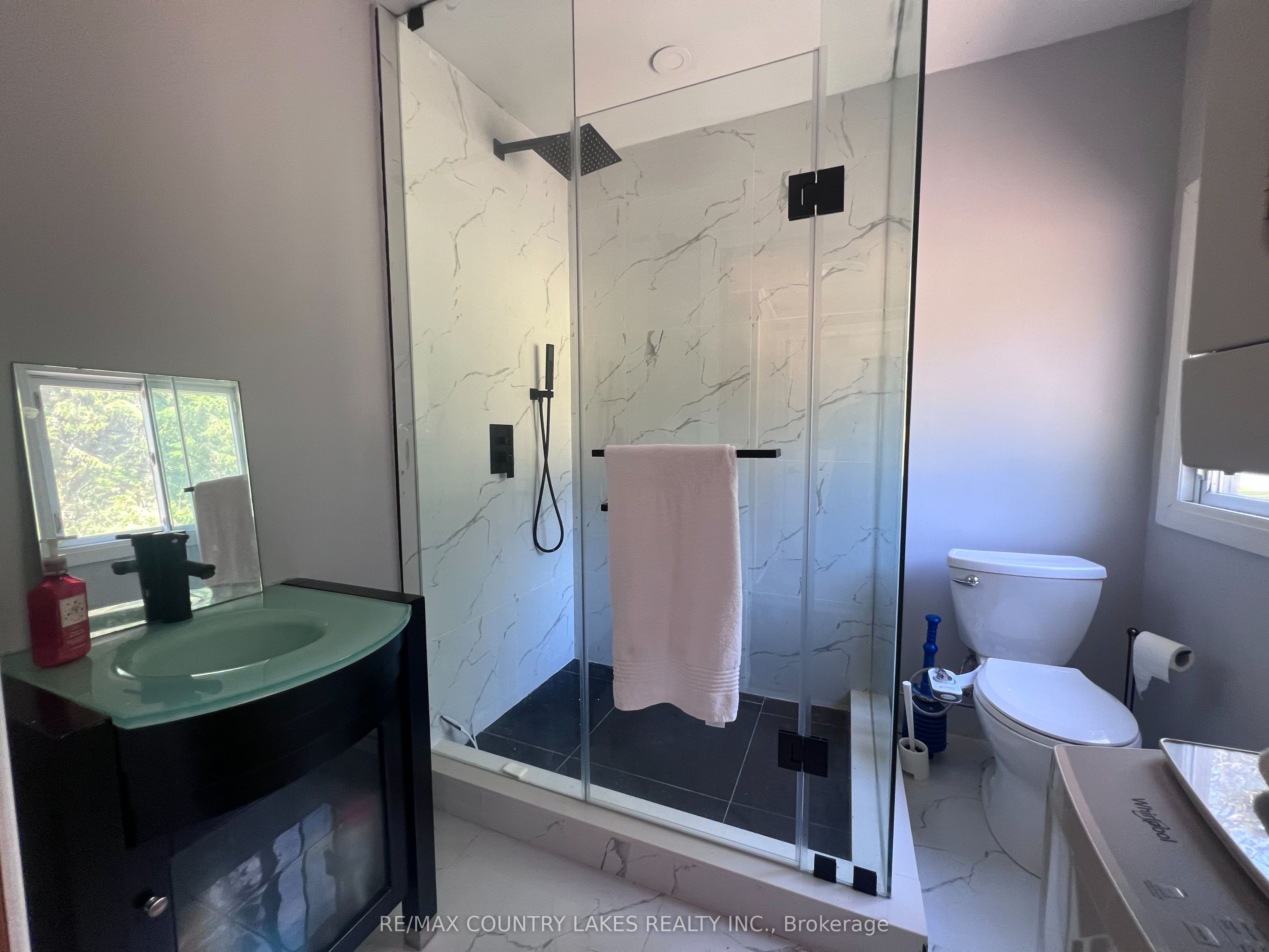 10 Rockside Lane Property Photo 15