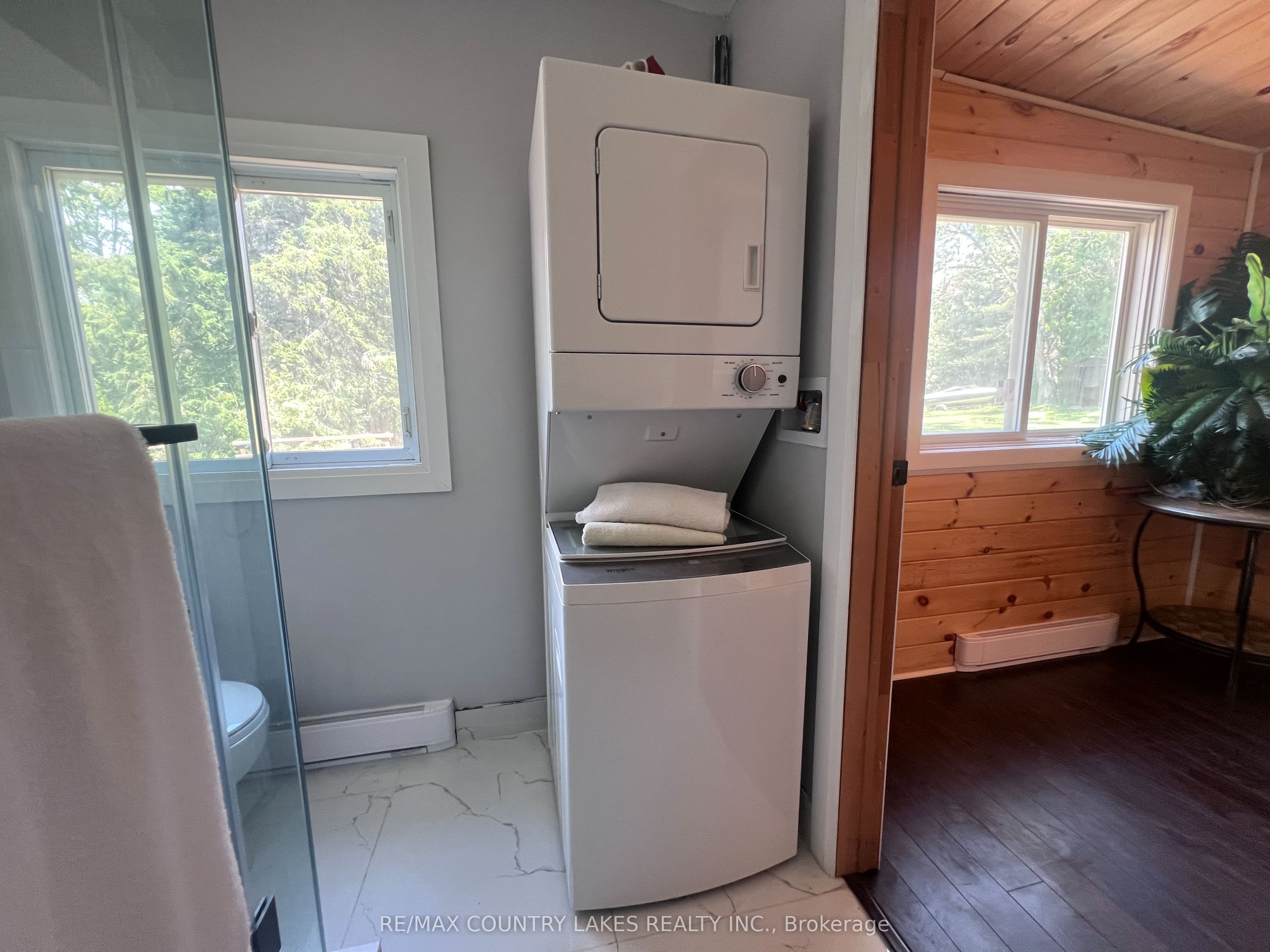 10 Rockside Lane Property Photo 16