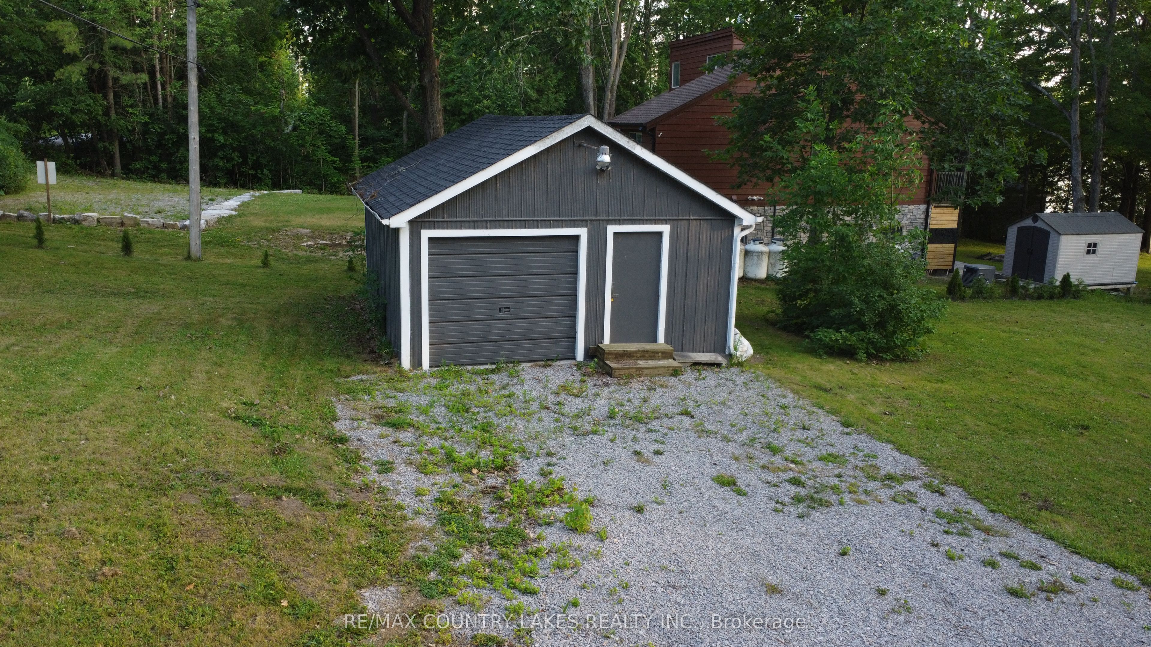 10 Rockside Lane Property Photo 20
