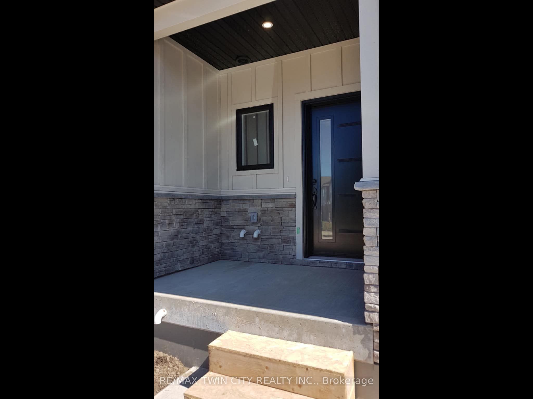 #605 - 360 Quarter Town Line Property Photo 2