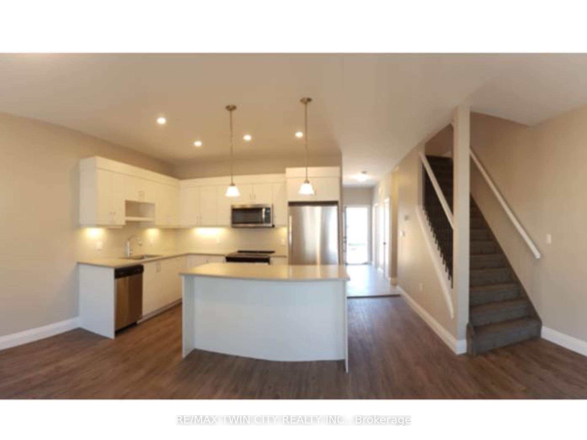 #605 - 360 Quarter Town Line Property Photo 4