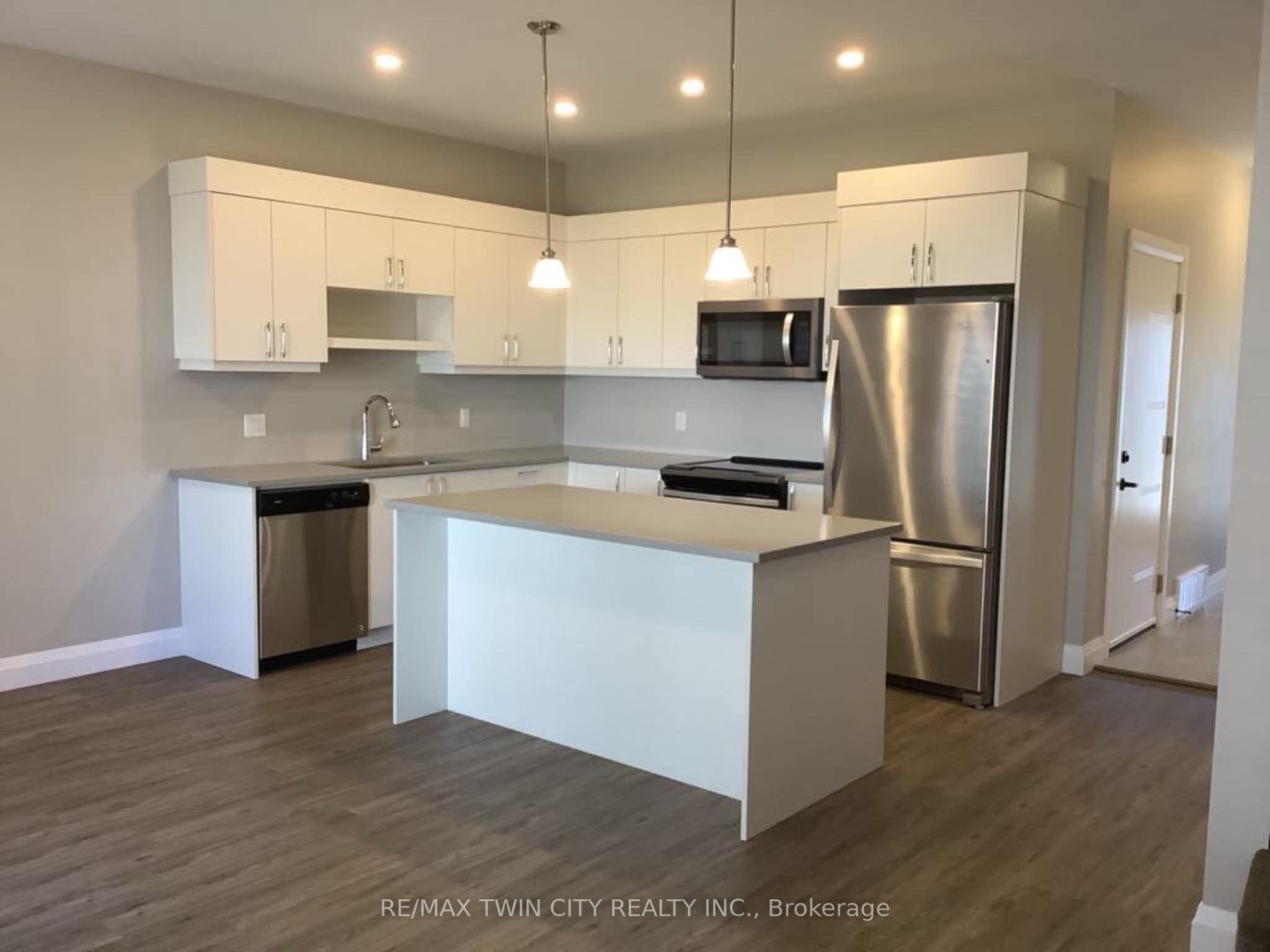 #605 - 360 Quarter Town Line Property Photo 9