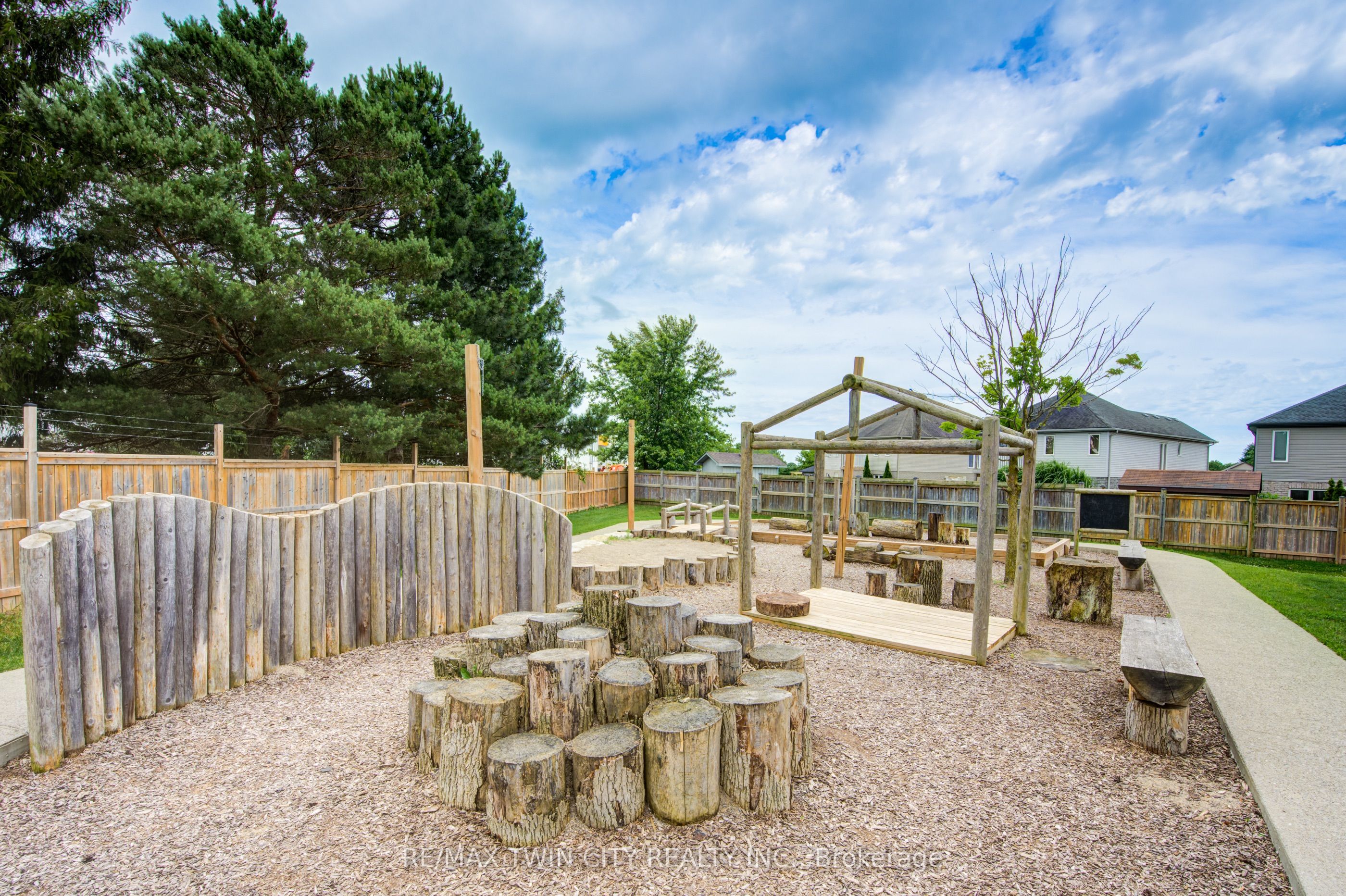 #605 - 360 Quarter Town Line Property Photo 19