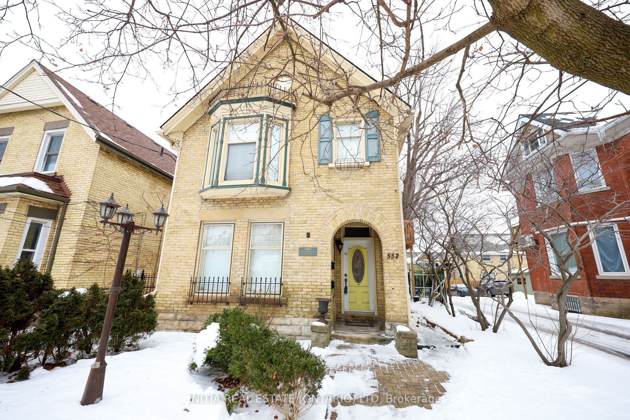 552 Adelaide St N Property Photo 3