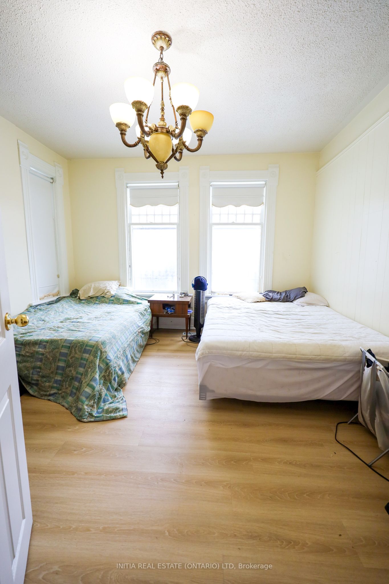 552 Adelaide Street N Property Photo 12