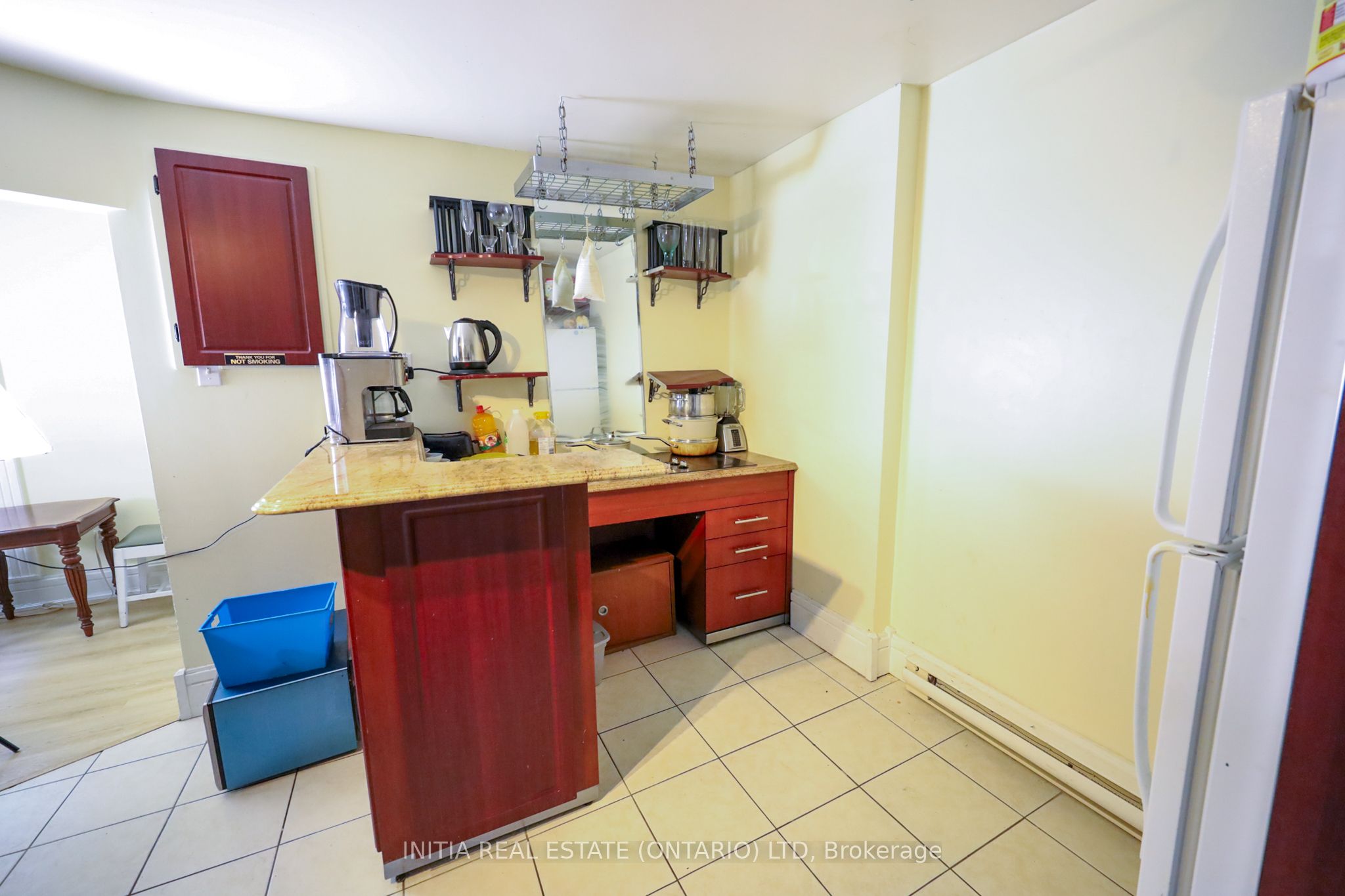552 Adelaide Street N Property Photo 21