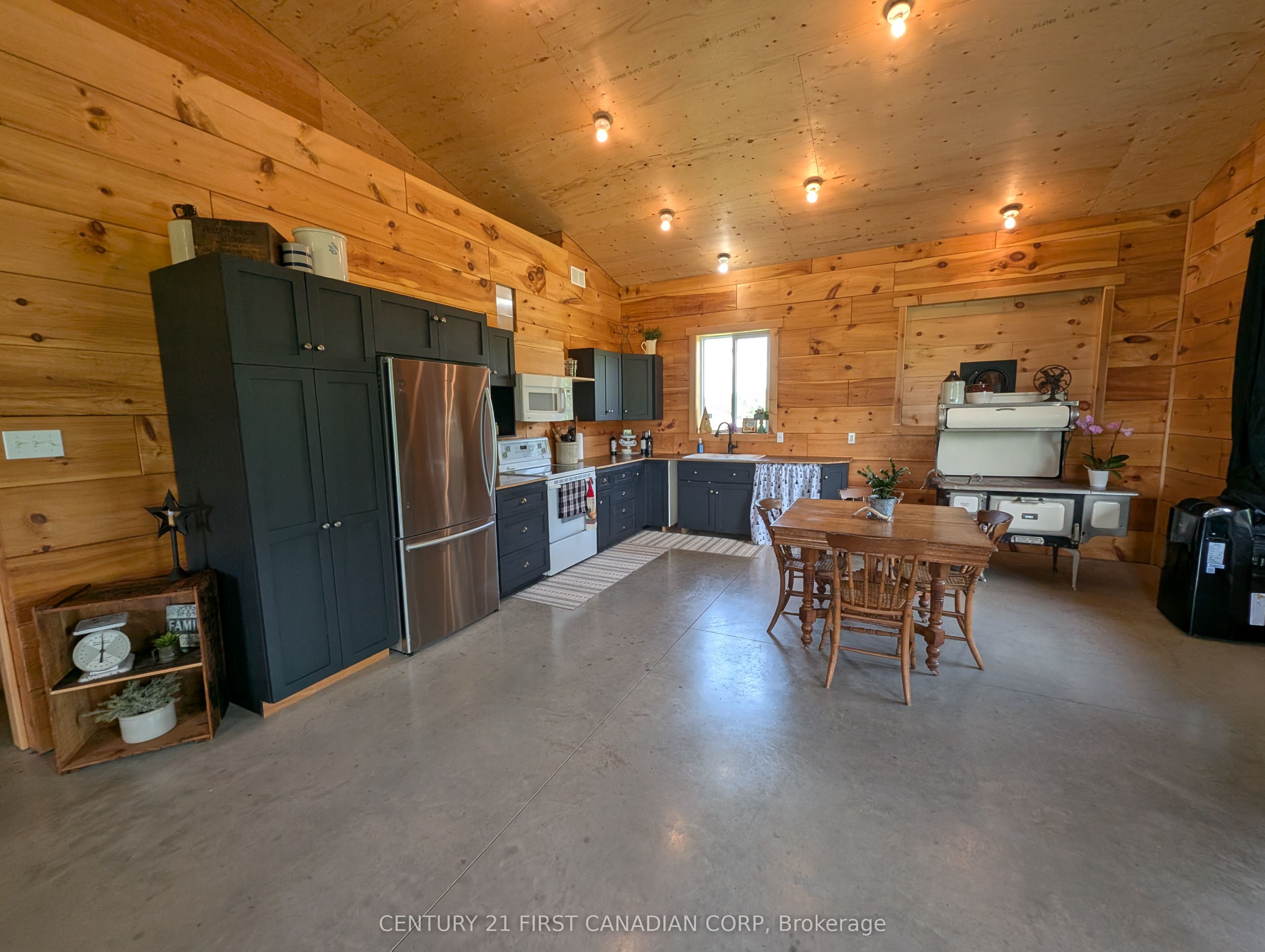2102 Cameron Rd Property Photo 4