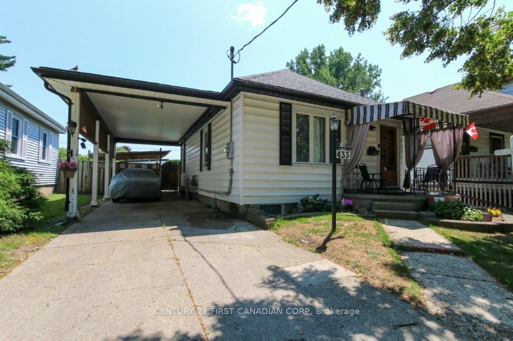 433 Salisbury Street Property Photo 2